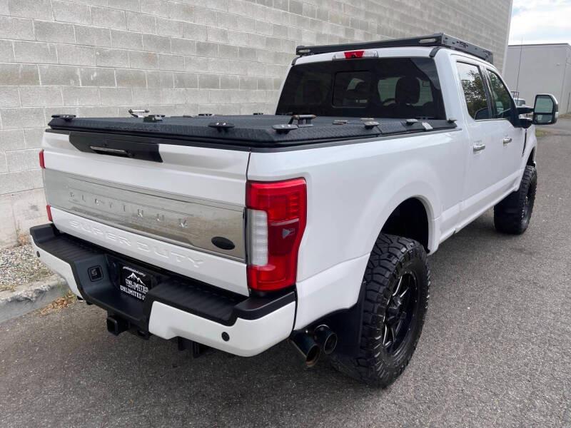 2017 Ford F-350 Super Duty Platinum - 3
