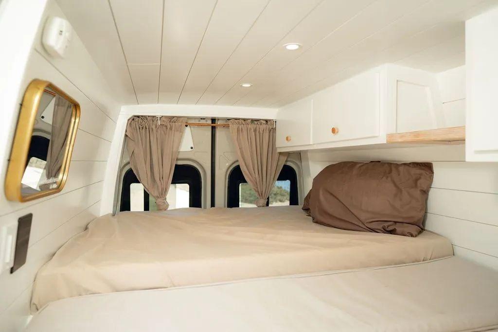 2021 Mercedes-Benz Sprinter 2500 Camper