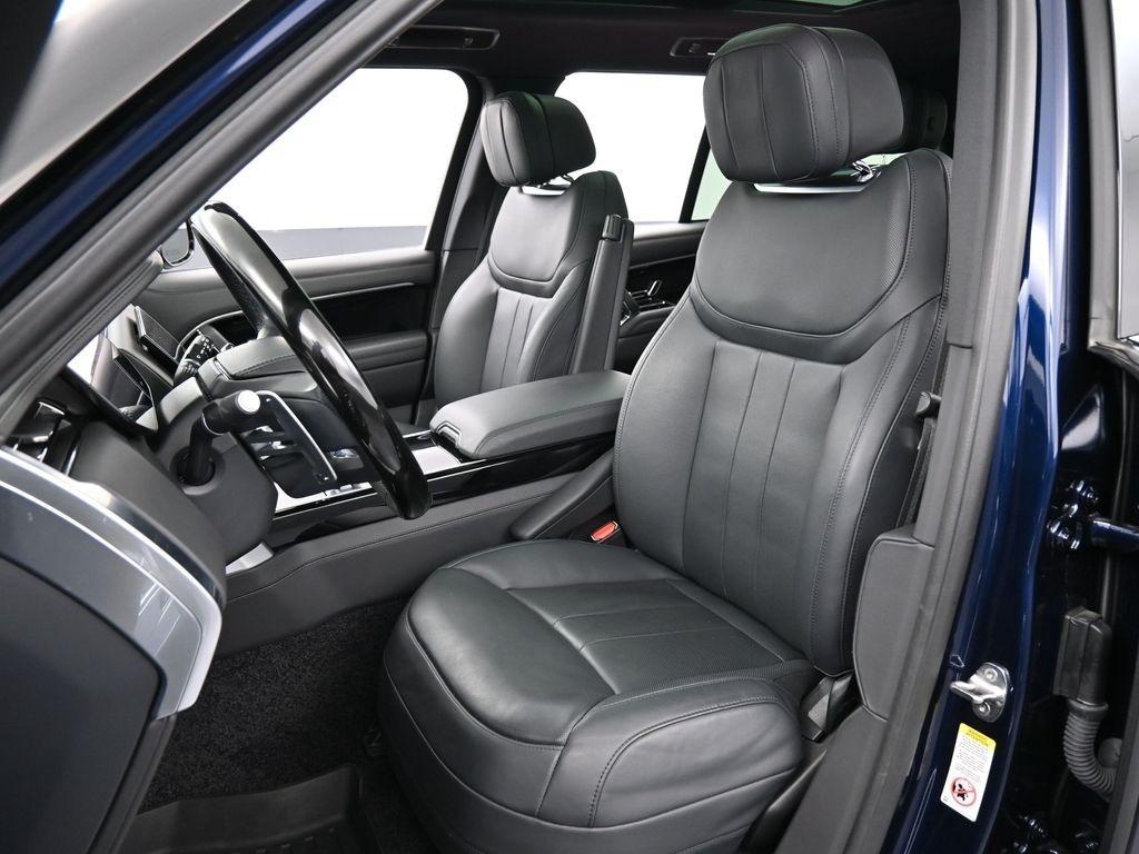 2023 Land Rover Range Rover SE - 5