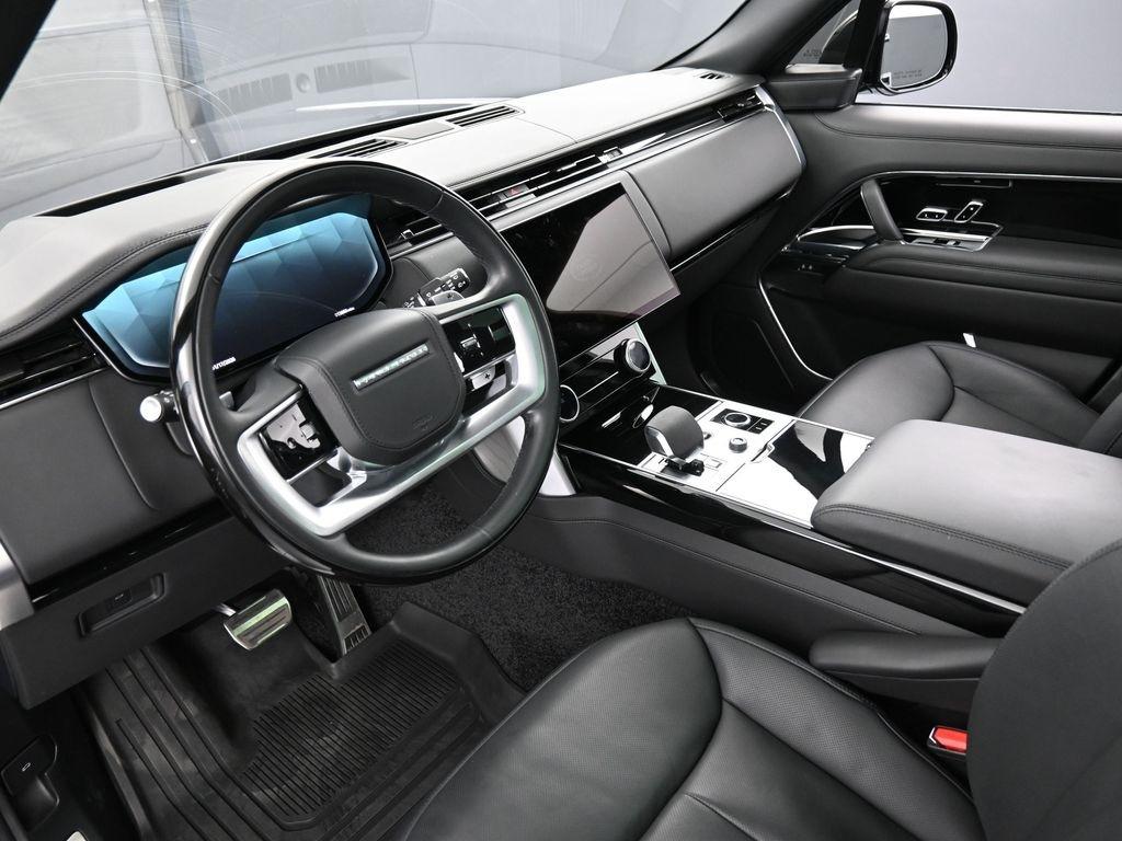 2023 Land Rover Range Rover SE - 4
