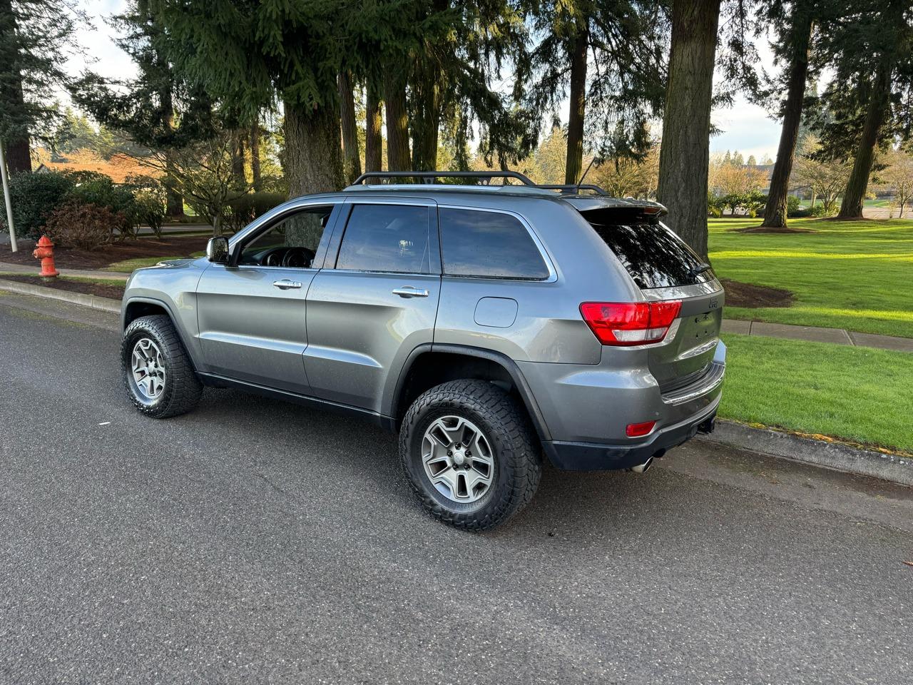 2011 Jeep Grand Cherokee Limited - 3