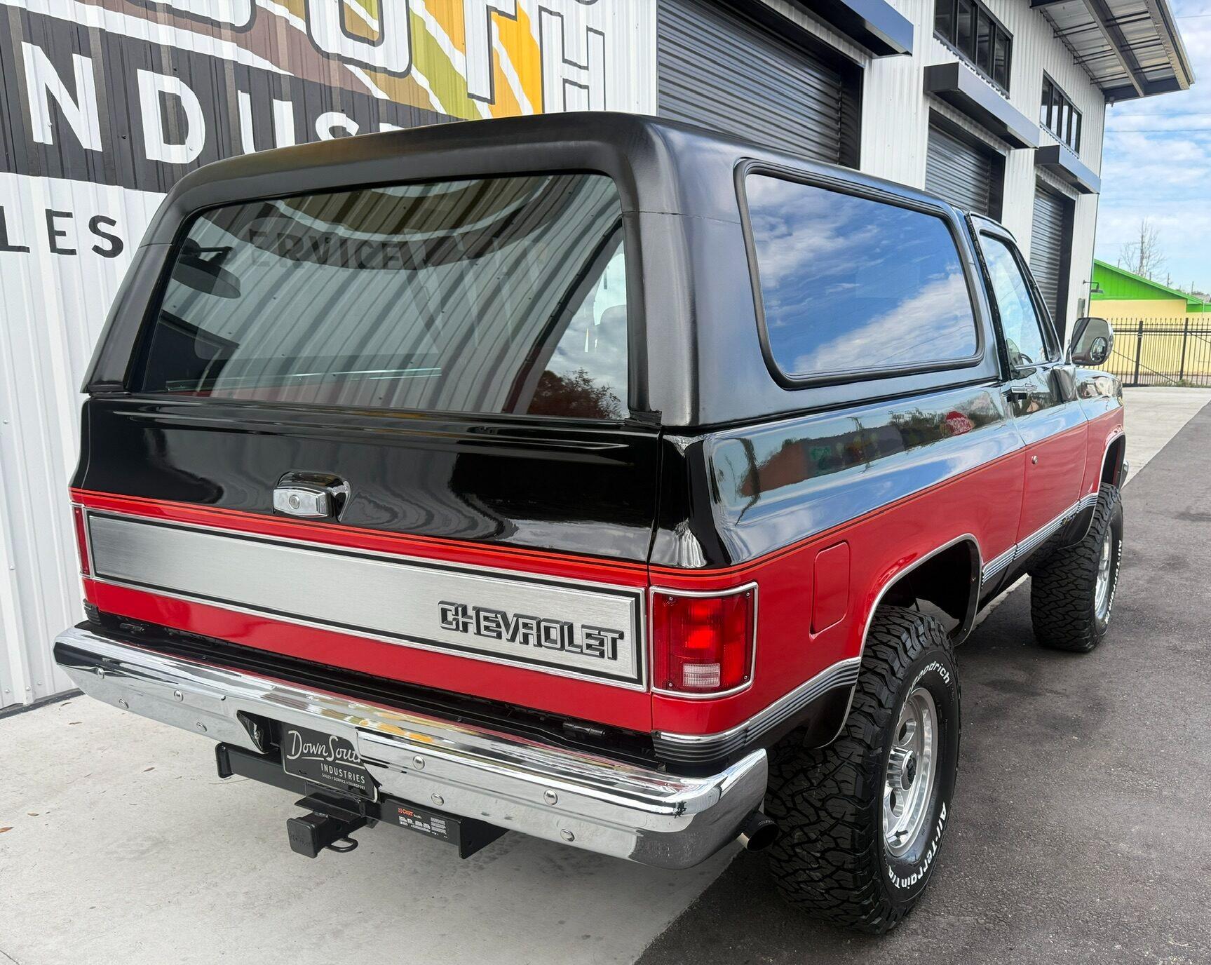1990 Chevrolet K5 Blazer - 3