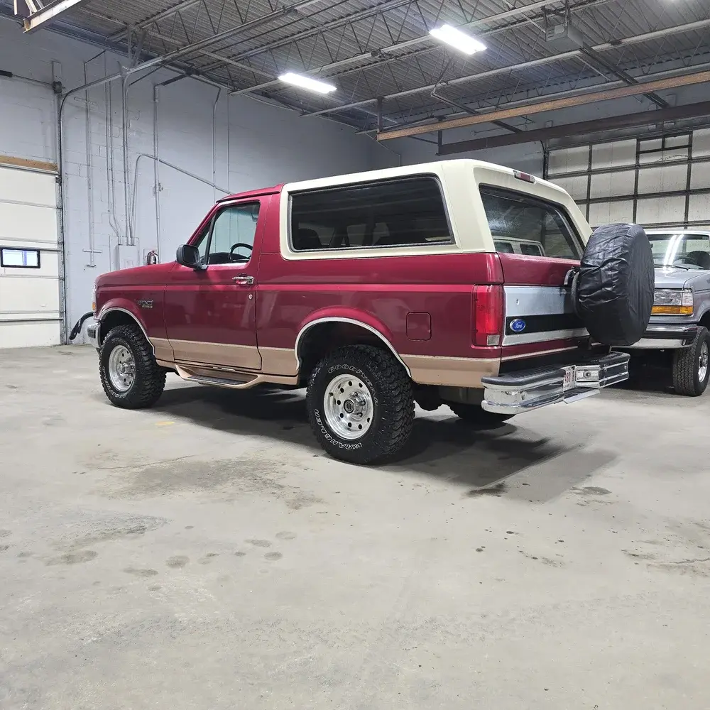1995 Ford Bronco Eddie Bauer - 3