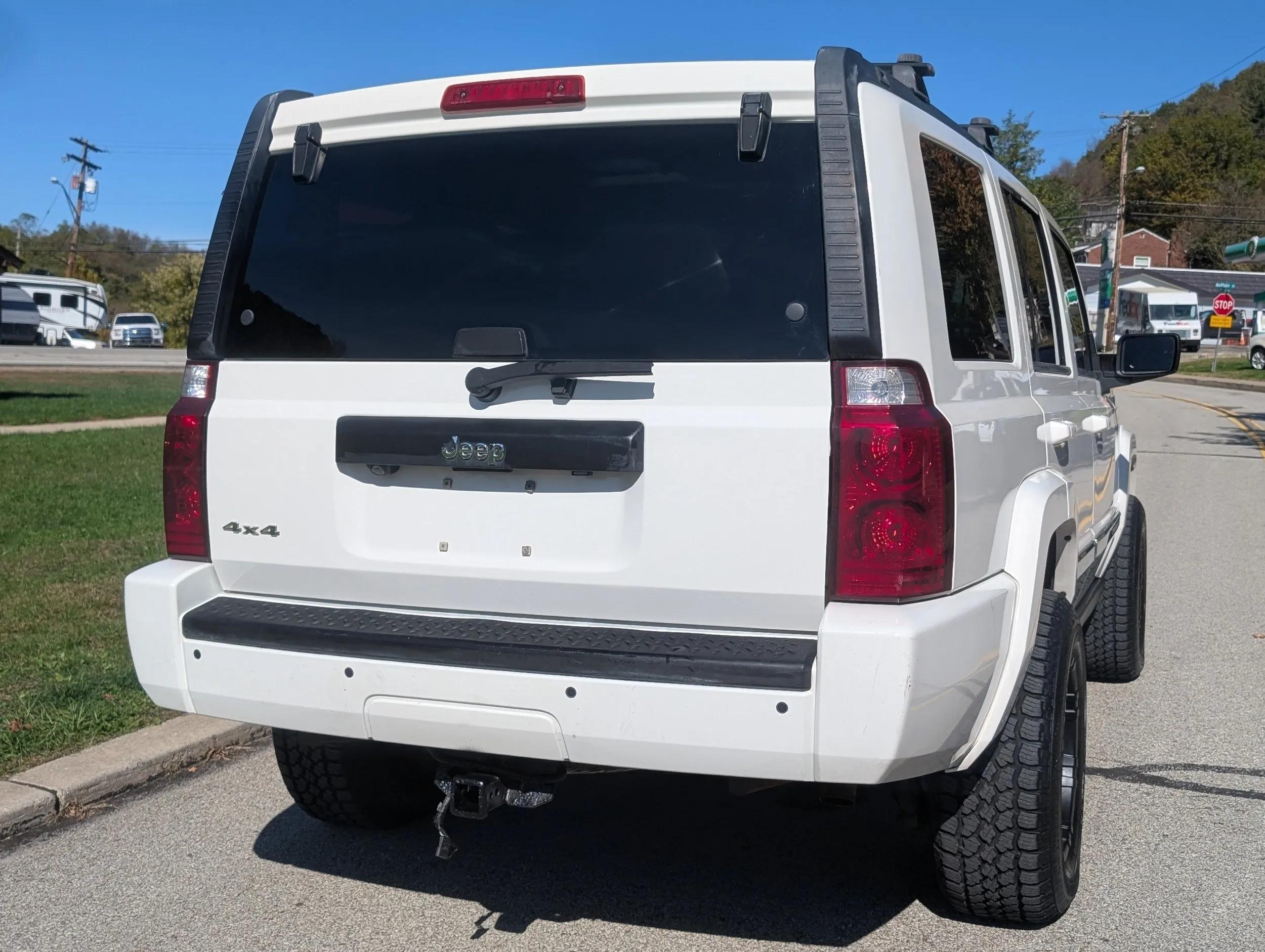 2010 Jeep Commander Sport
