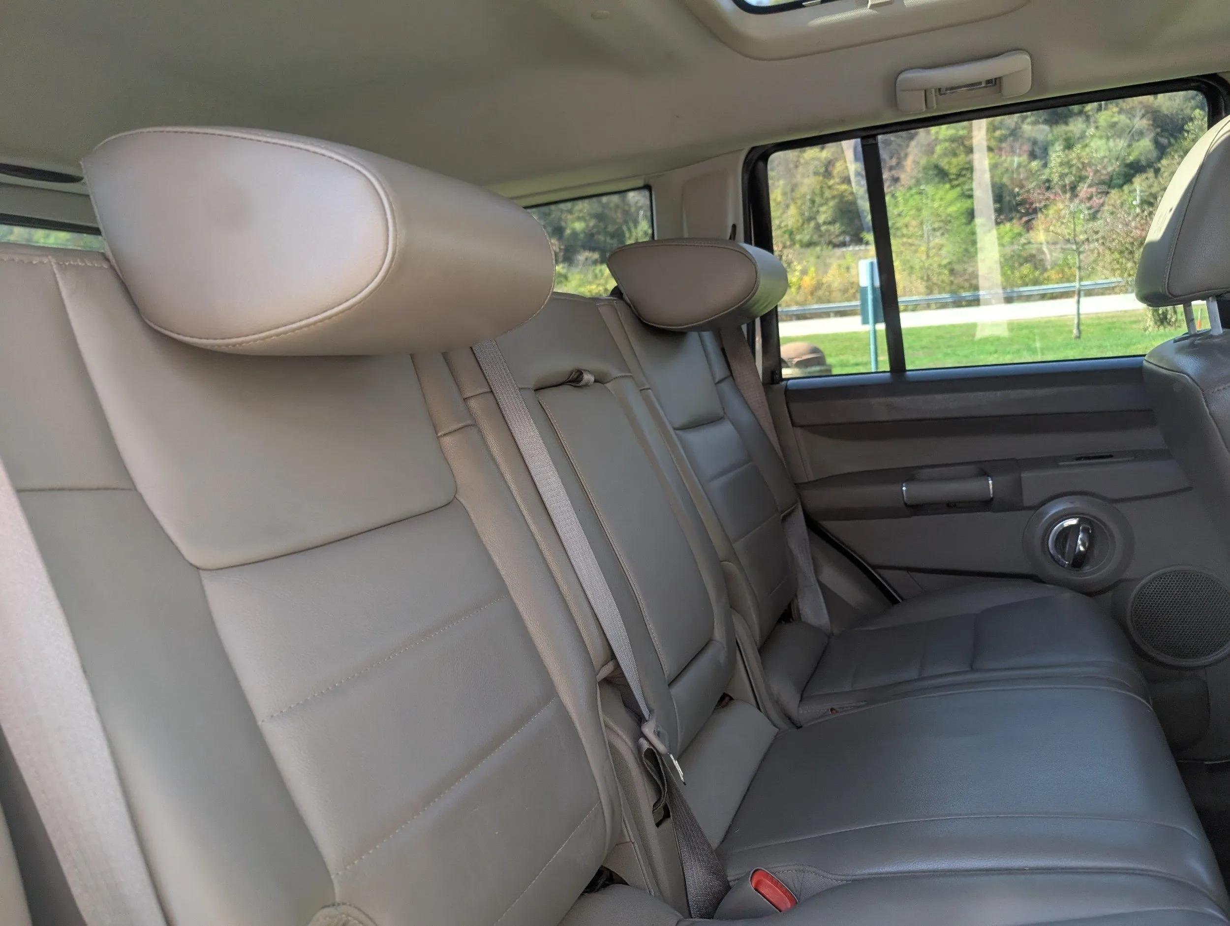 2010 Jeep Commander Sport