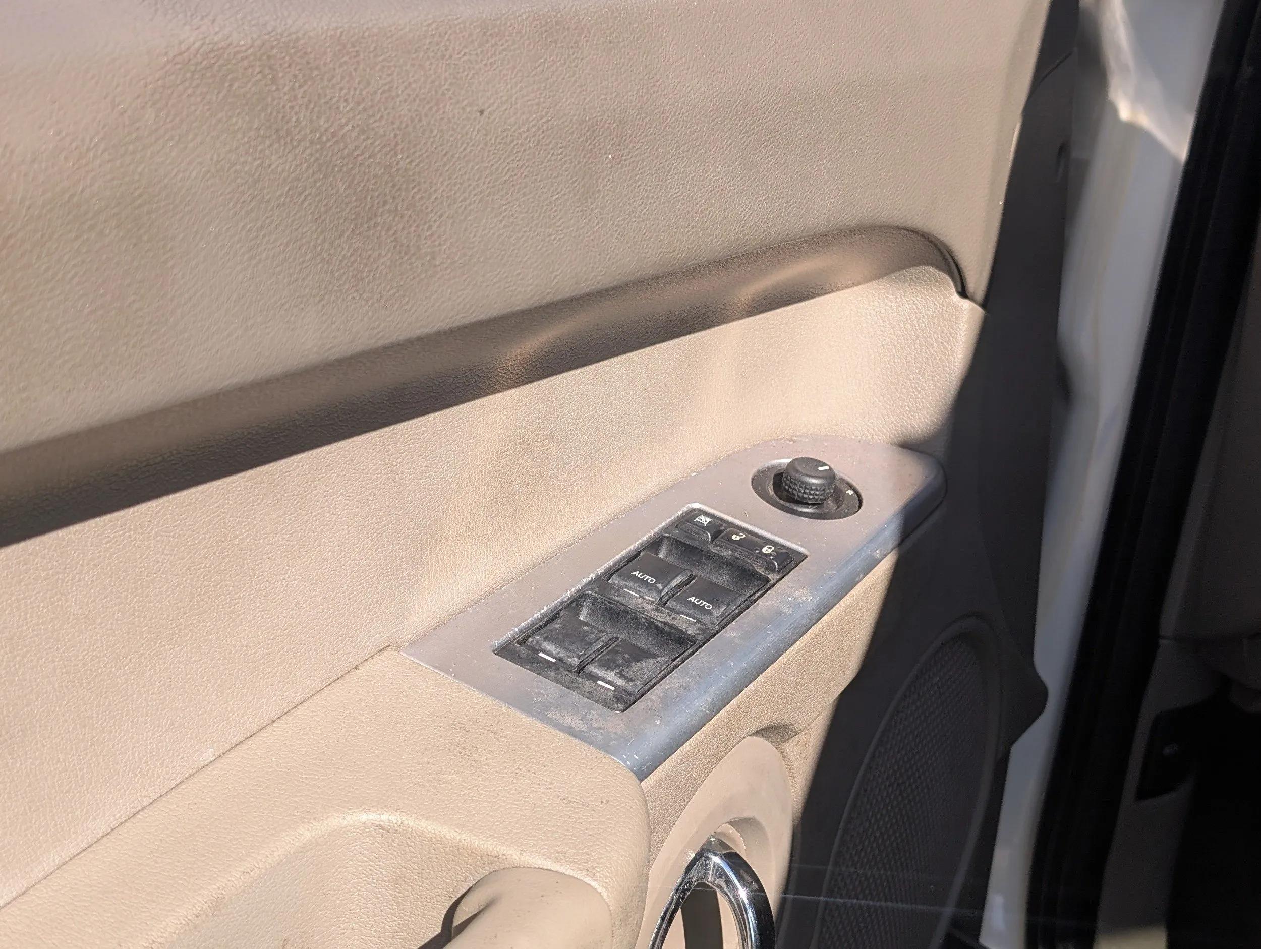 2010 Jeep Commander Sport