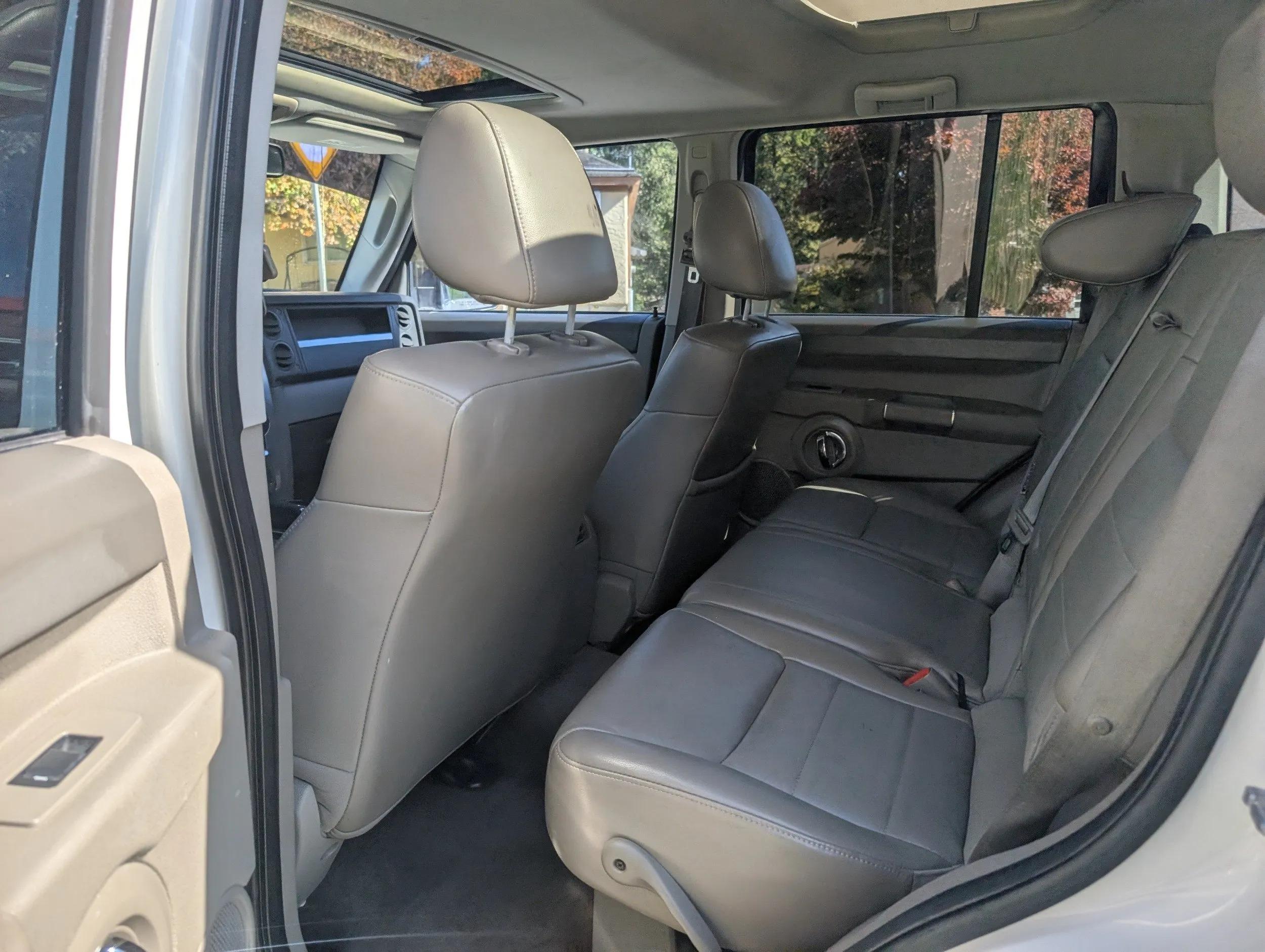 2010 Jeep Commander Sport