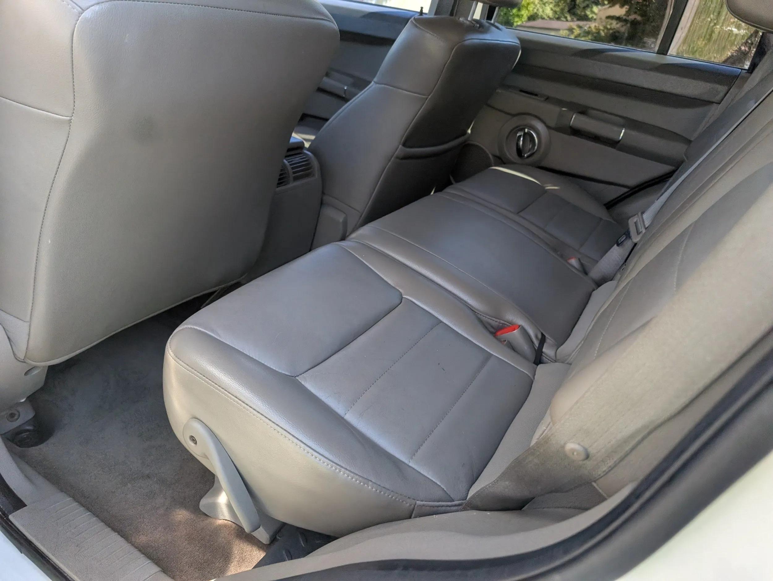 2010 Jeep Commander Sport