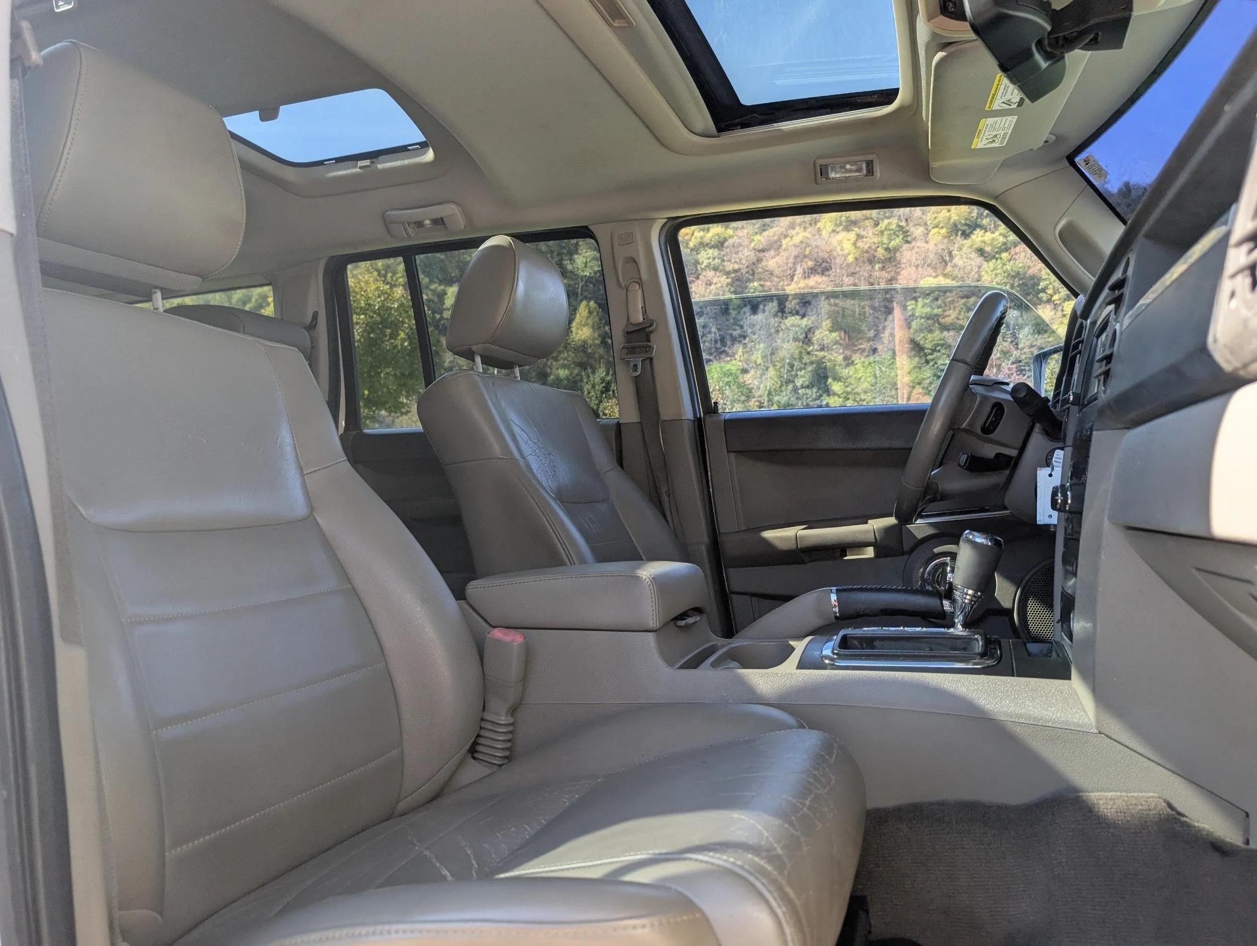 2010 Jeep Commander Sport