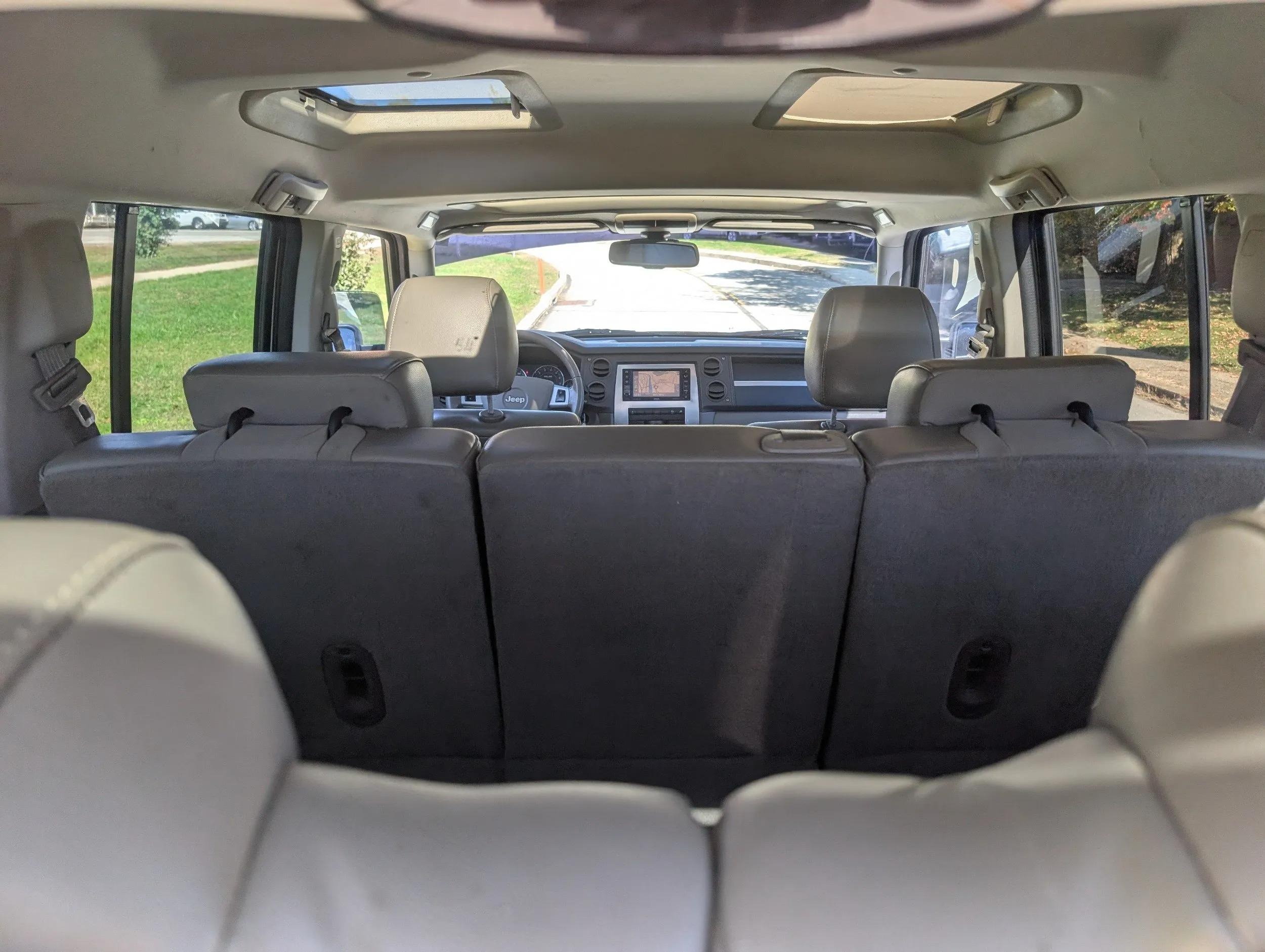 2010 Jeep Commander Sport