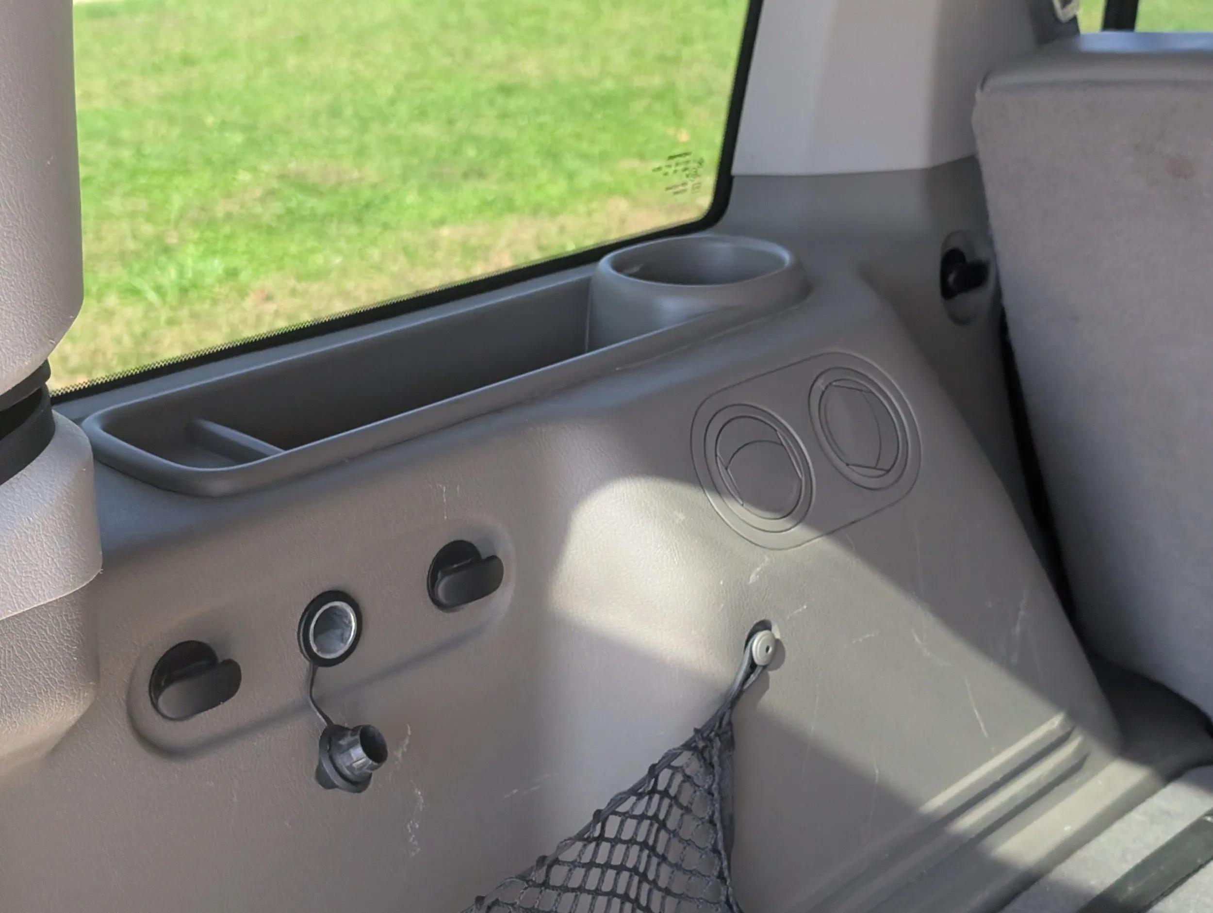 2010 Jeep Commander Sport