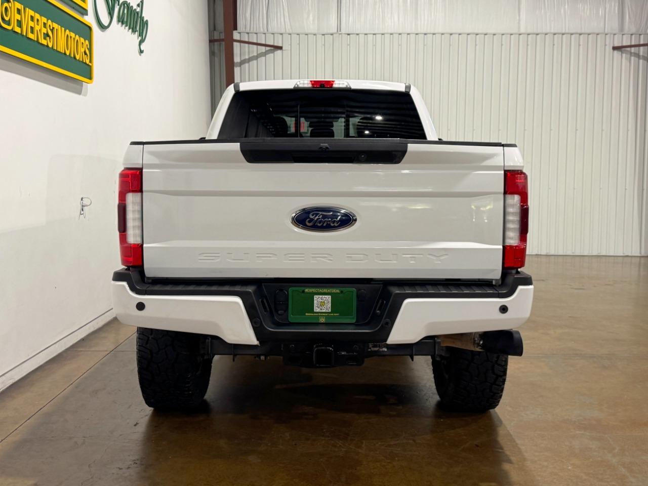 2017 Ford F-250 SD Lariat FX4 - 5