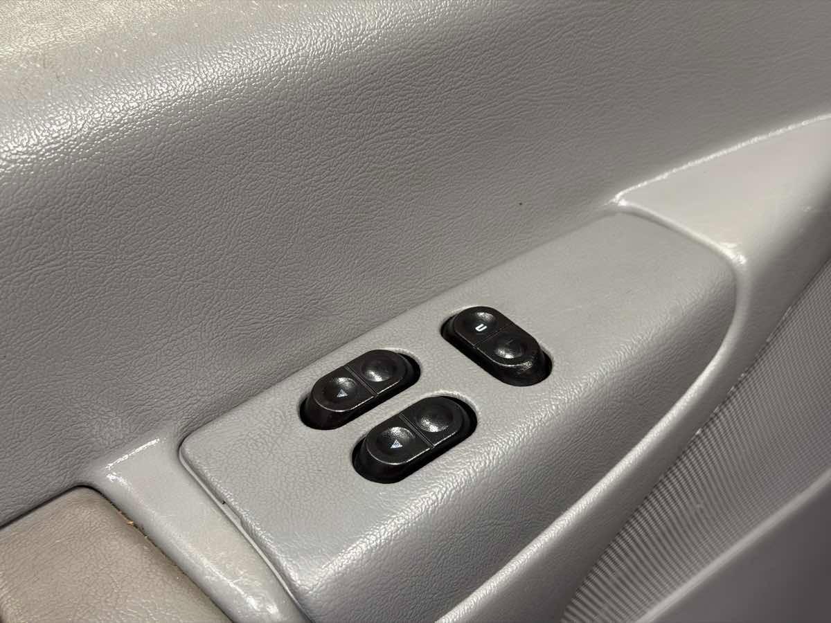 2006 Ford E-350 Econoline 4x4