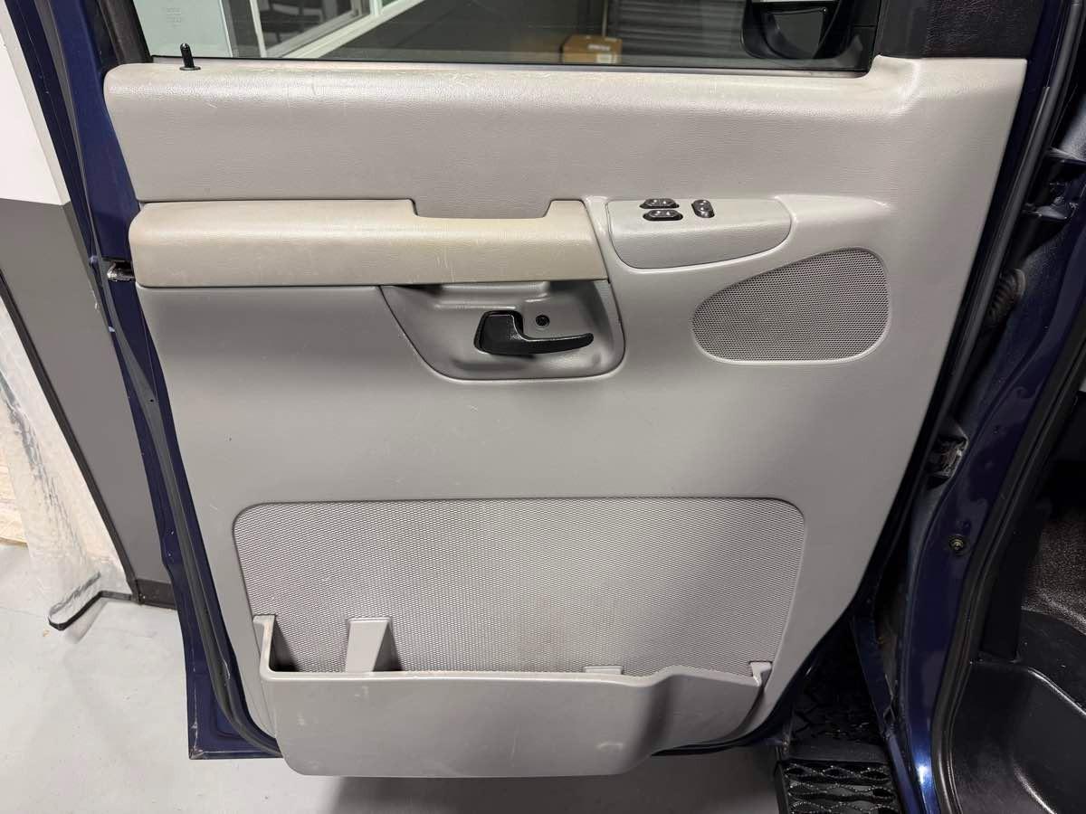 2006 Ford E-350 Econoline 4x4