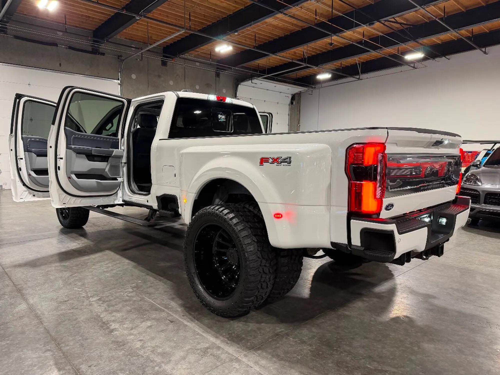 2024 Ford F-450 Super Duty Limited
