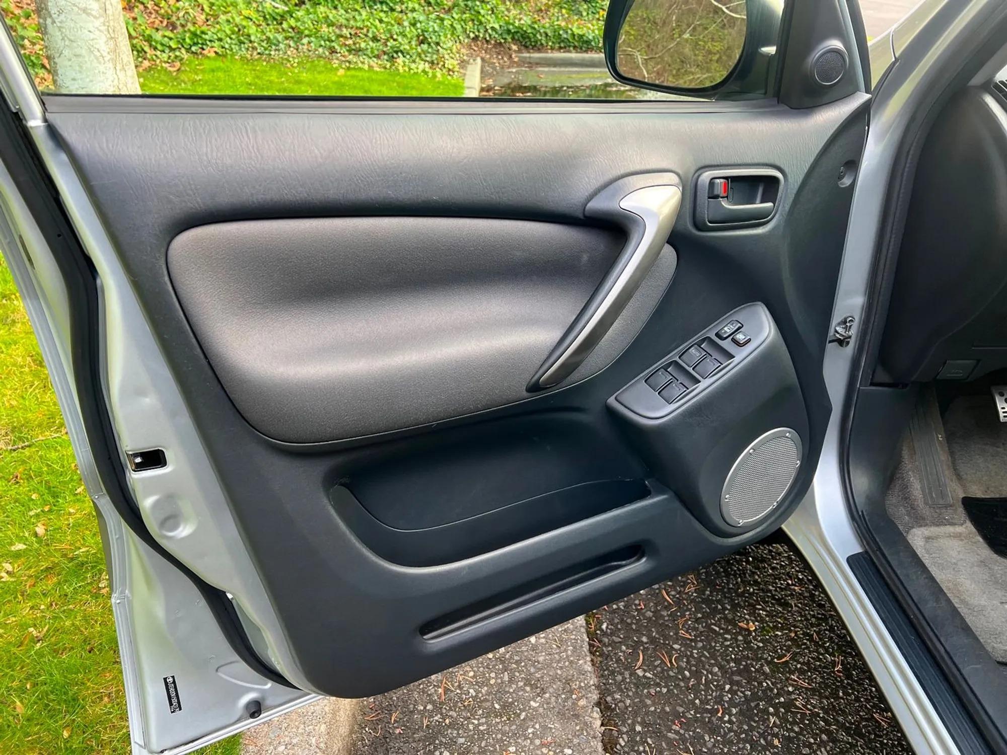 2005 Toyota RAV4 S 4×4