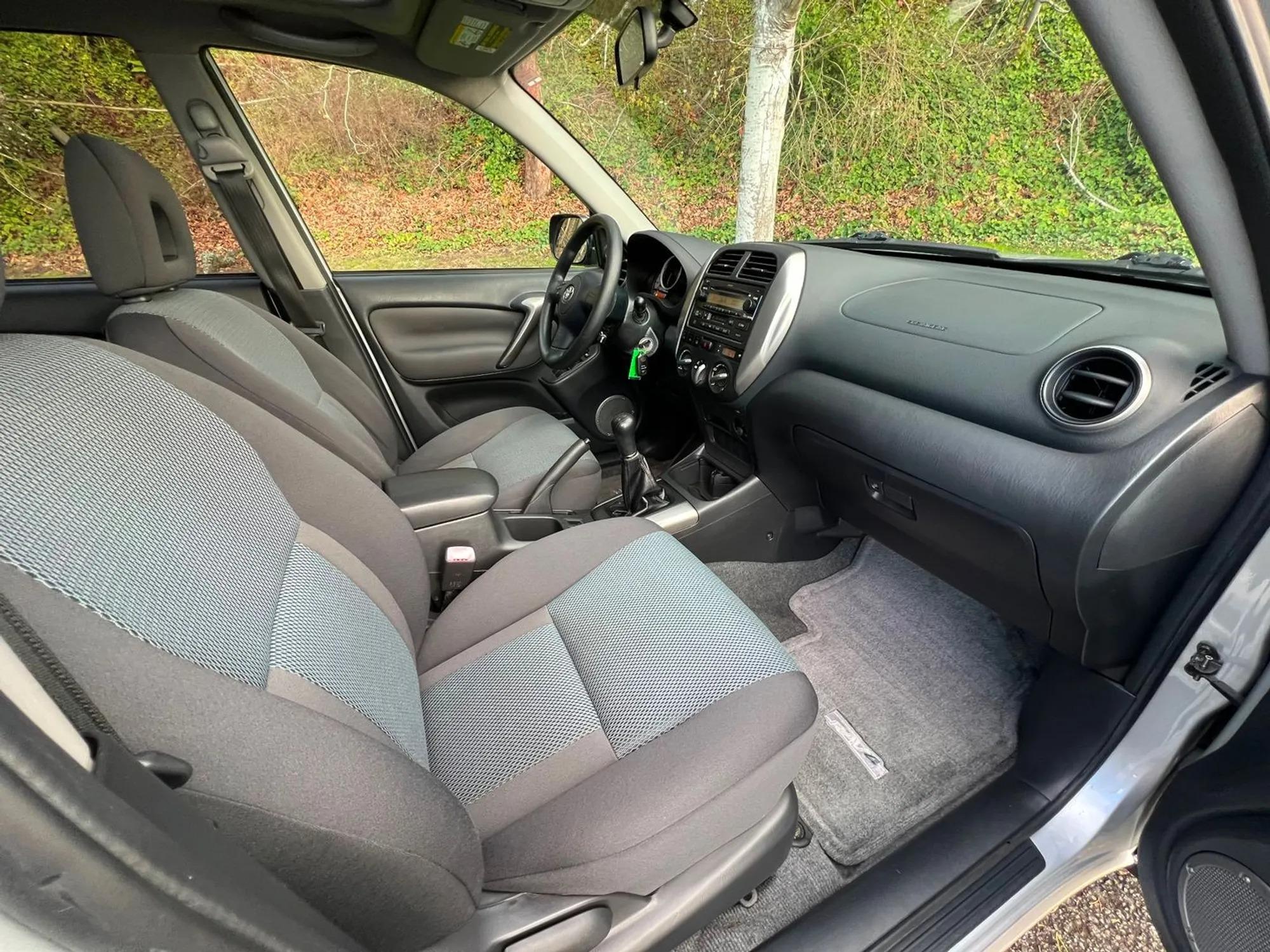 2005 Toyota RAV4 S 4×4