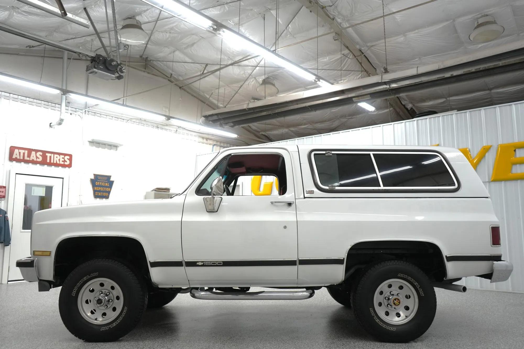 1989 Chevrolet Blazer Silverado - 3