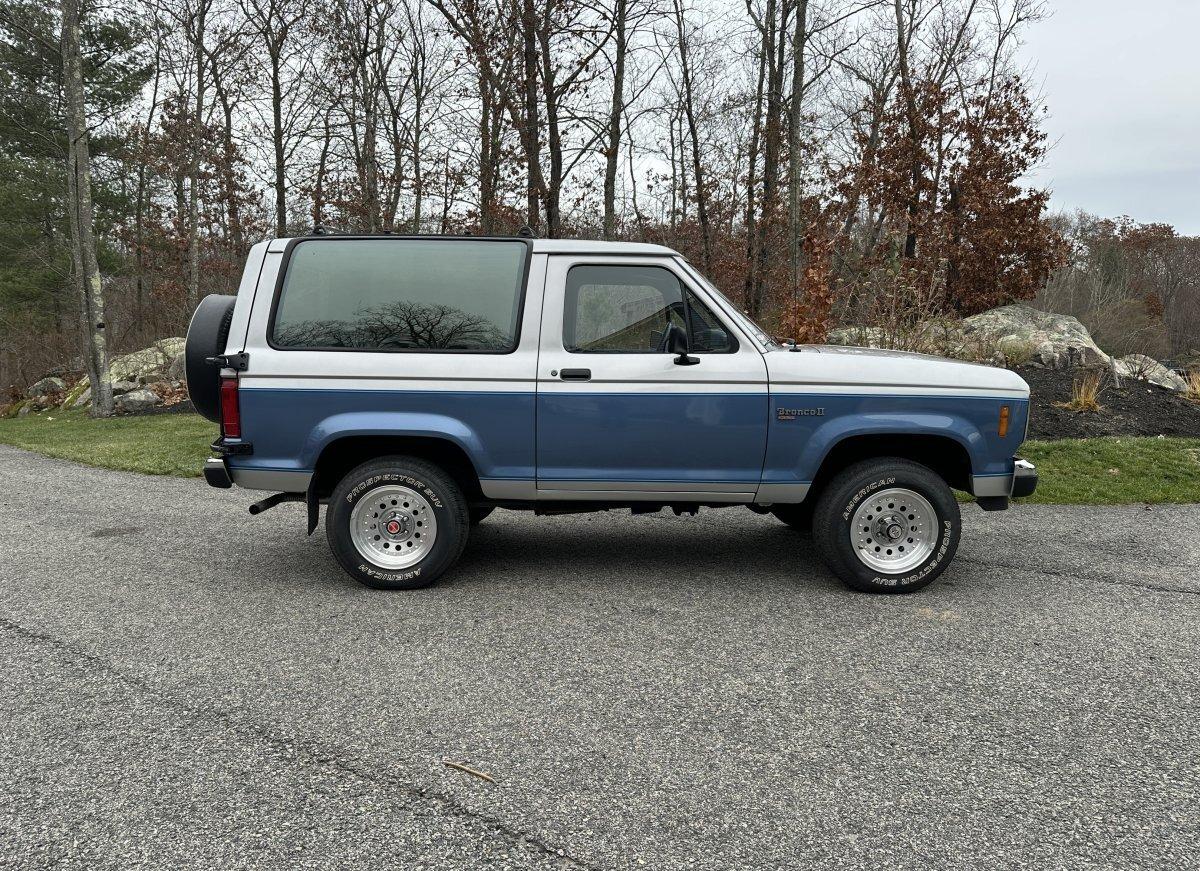 29k-Mile 1988 Ford Bronco II XLT 4×4