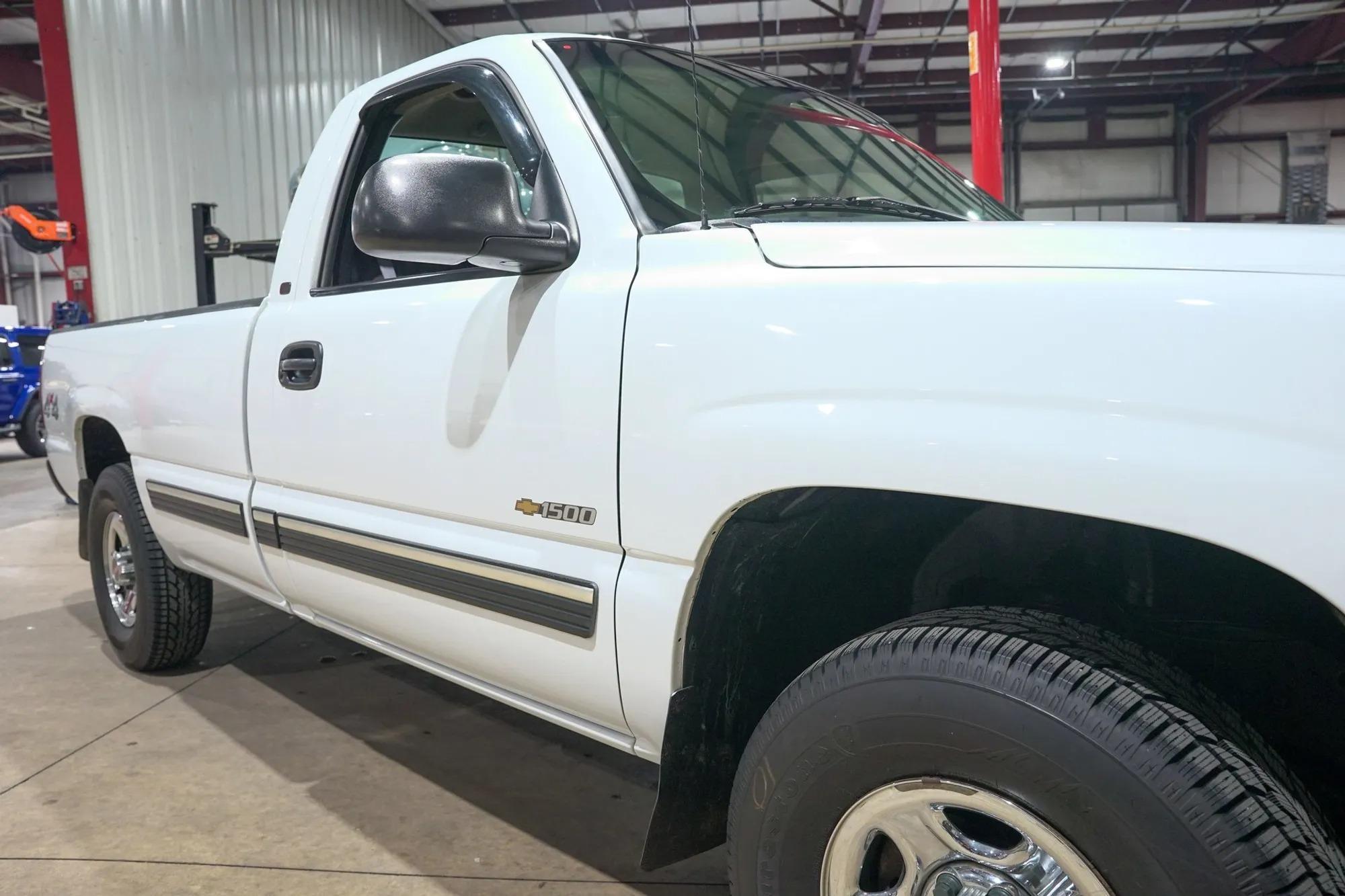 2000 Chevrolet Silverado 1500 LS