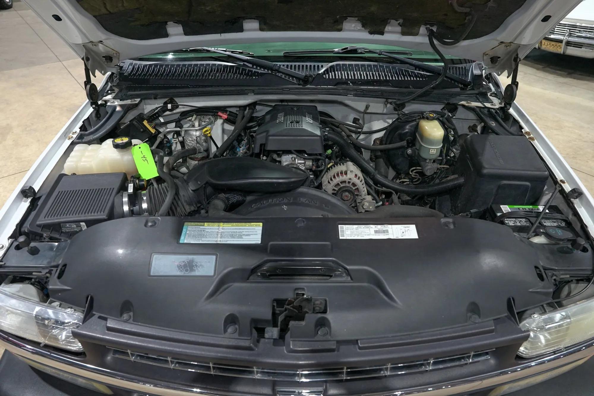 2000 Chevrolet Silverado 1500 LS