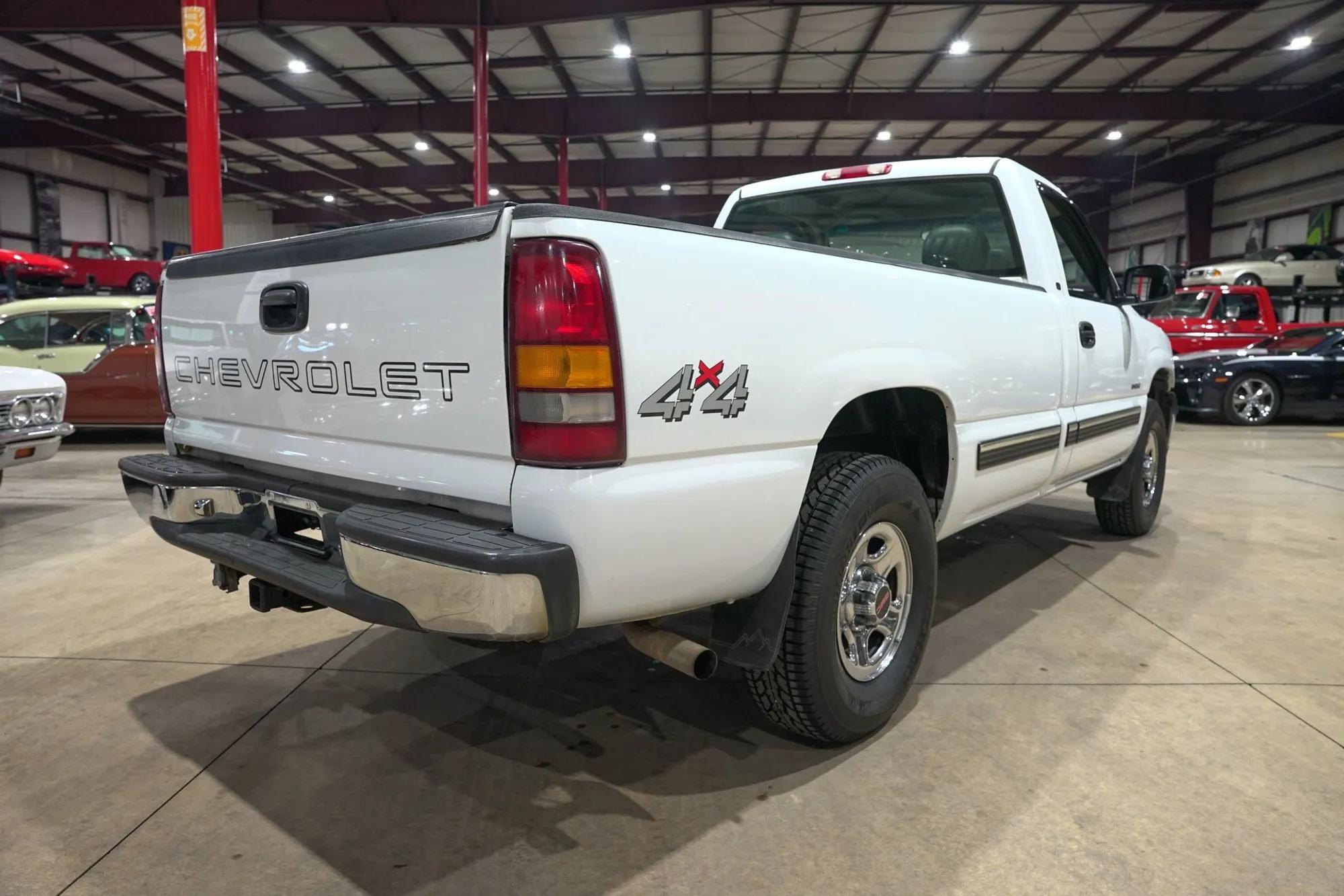 2000 Chevrolet Silverado 1500 LS