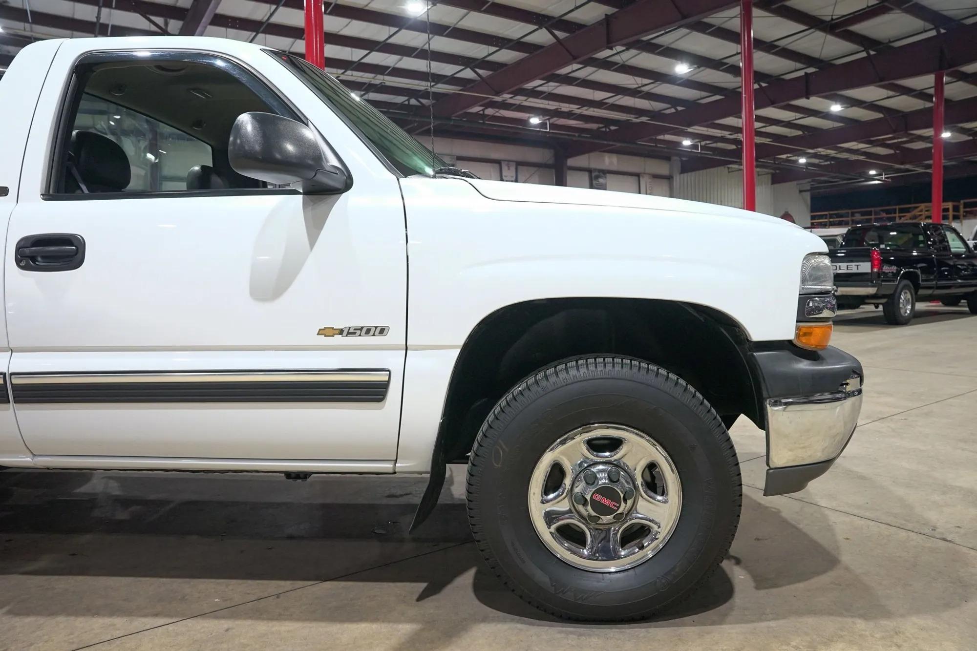 2000 Chevrolet Silverado 1500 LS