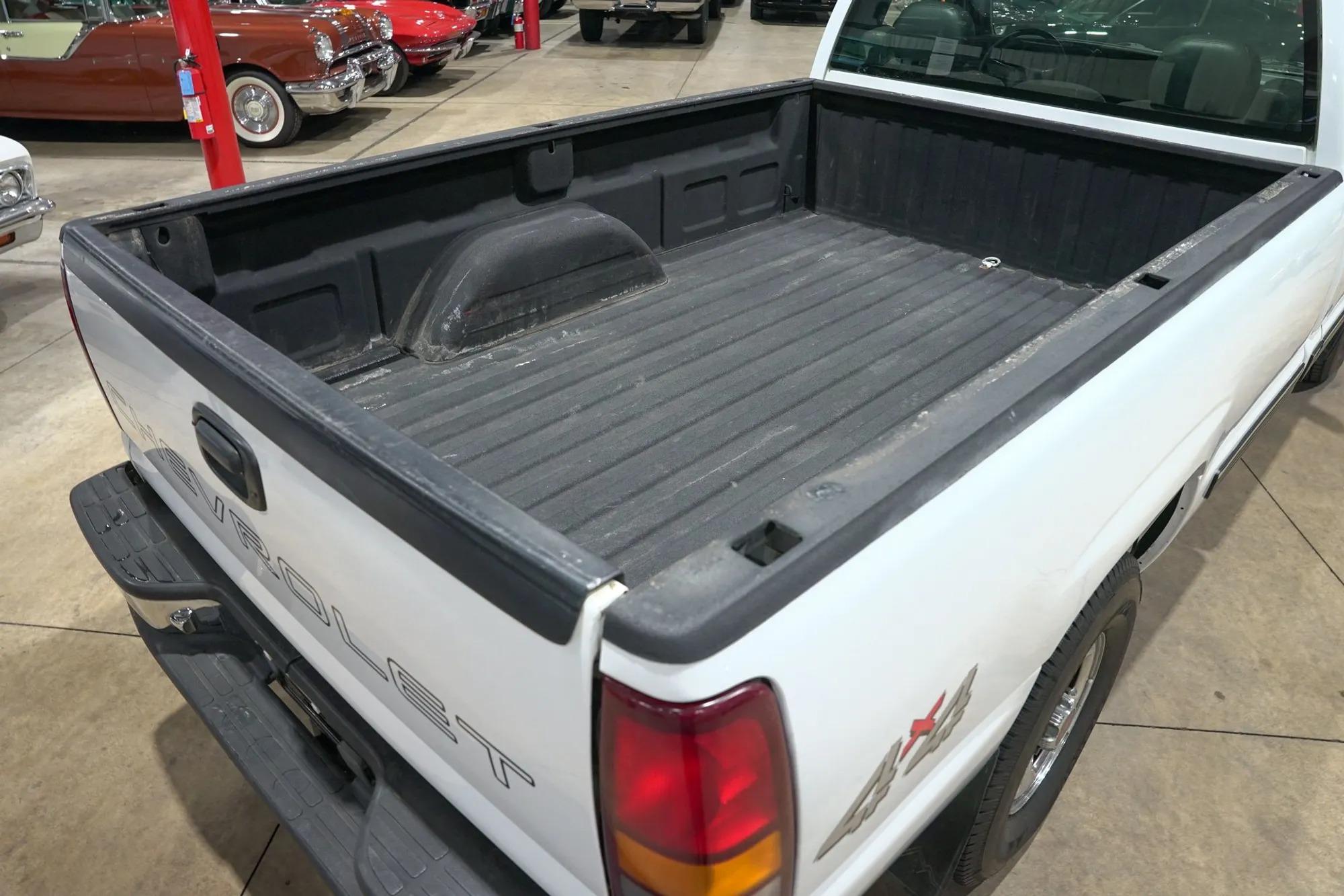 2000 Chevrolet Silverado 1500 LS