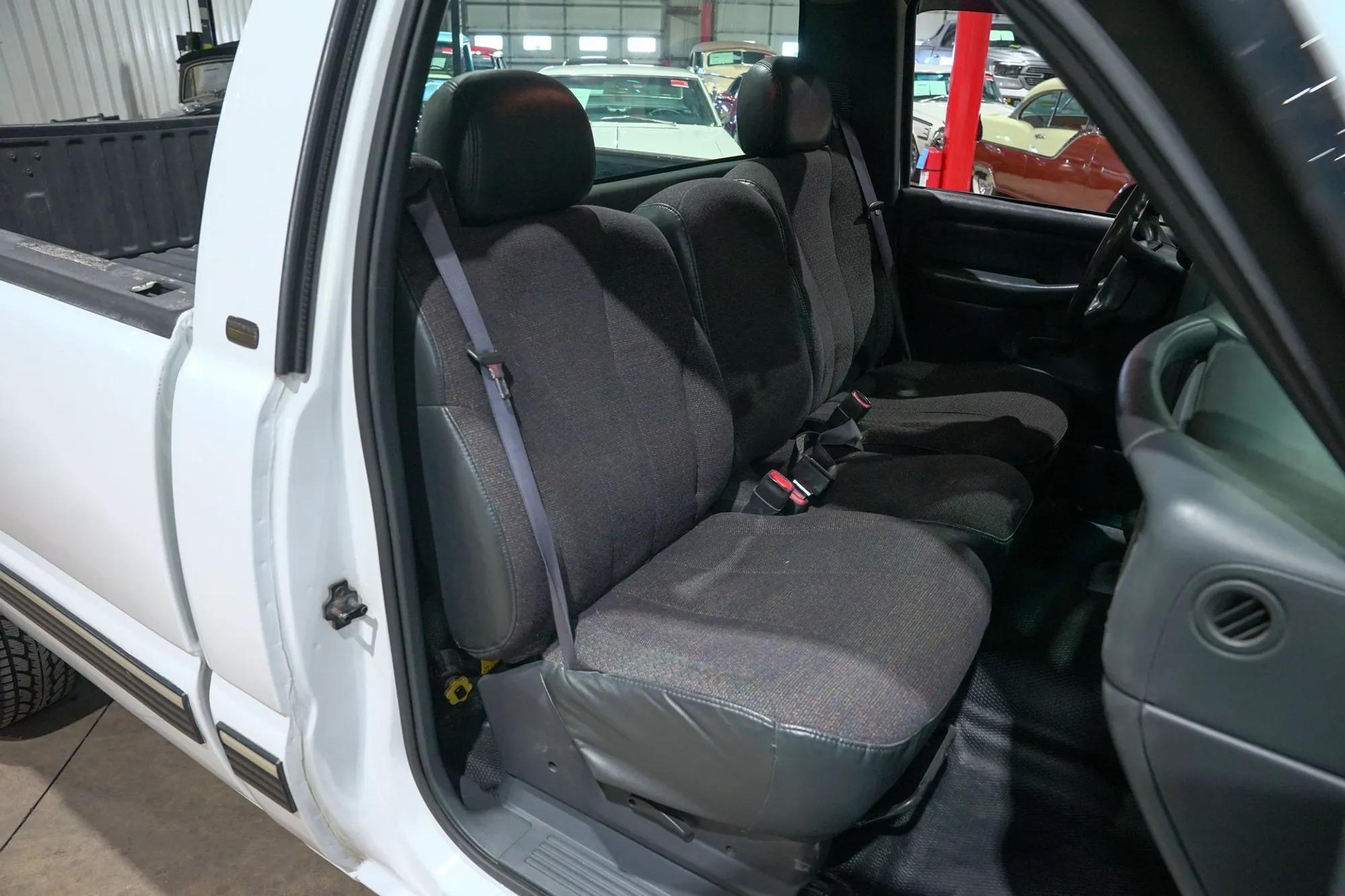 2000 Chevrolet Silverado 1500 LS