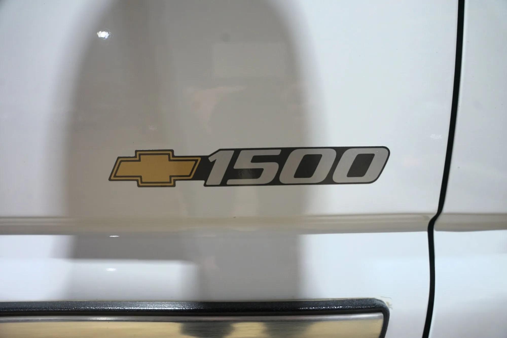 2000 Chevrolet Silverado 1500 LS