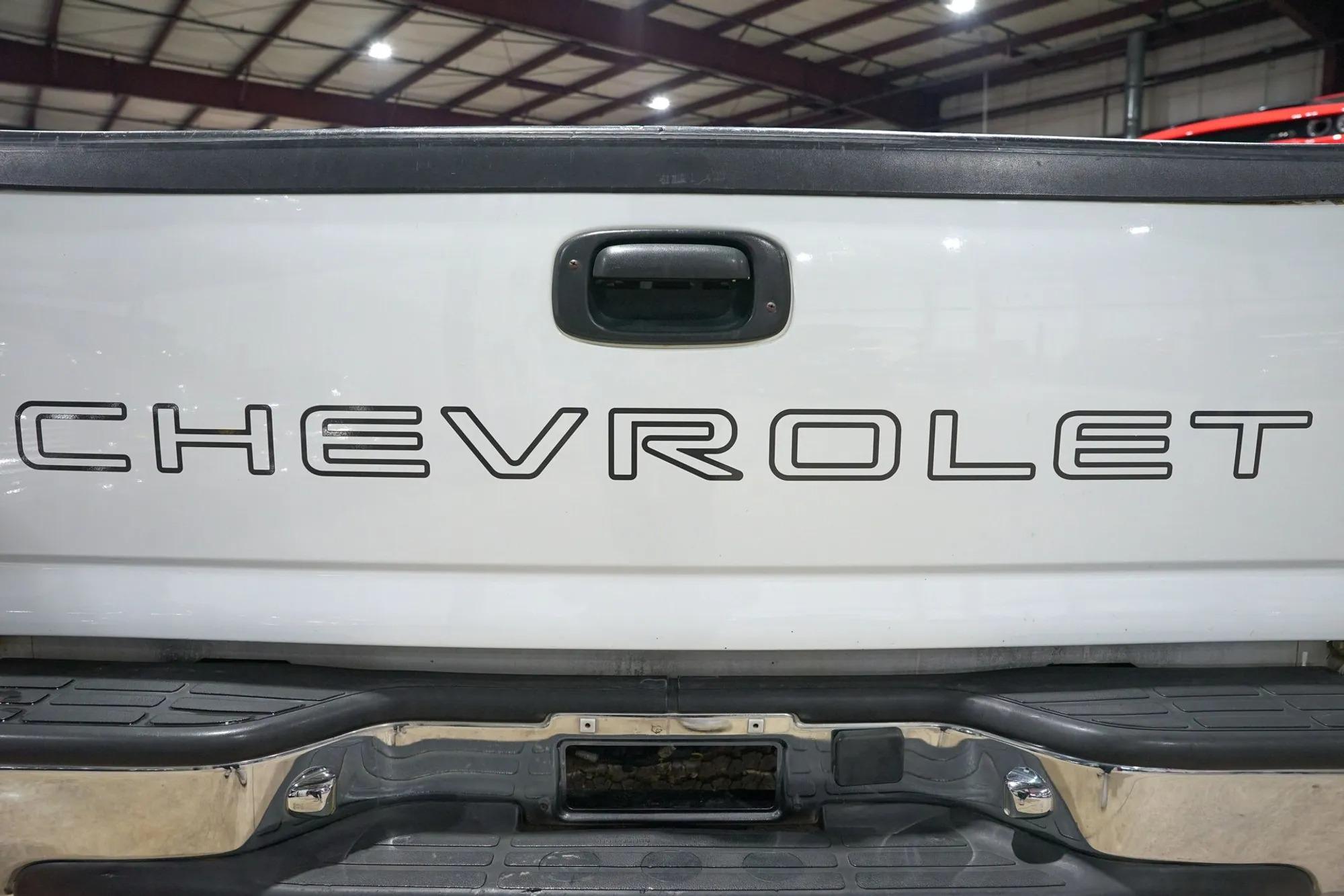 2000 Chevrolet Silverado 1500 LS