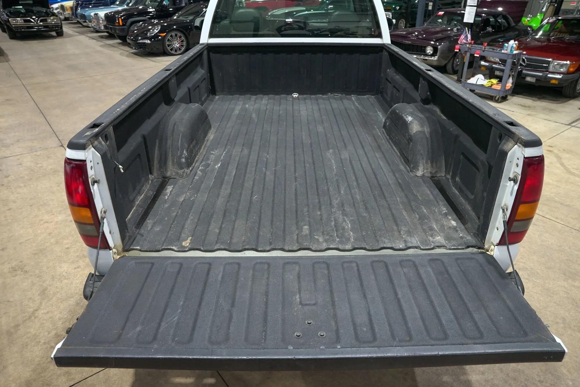 2000 Chevrolet Silverado 1500 LS