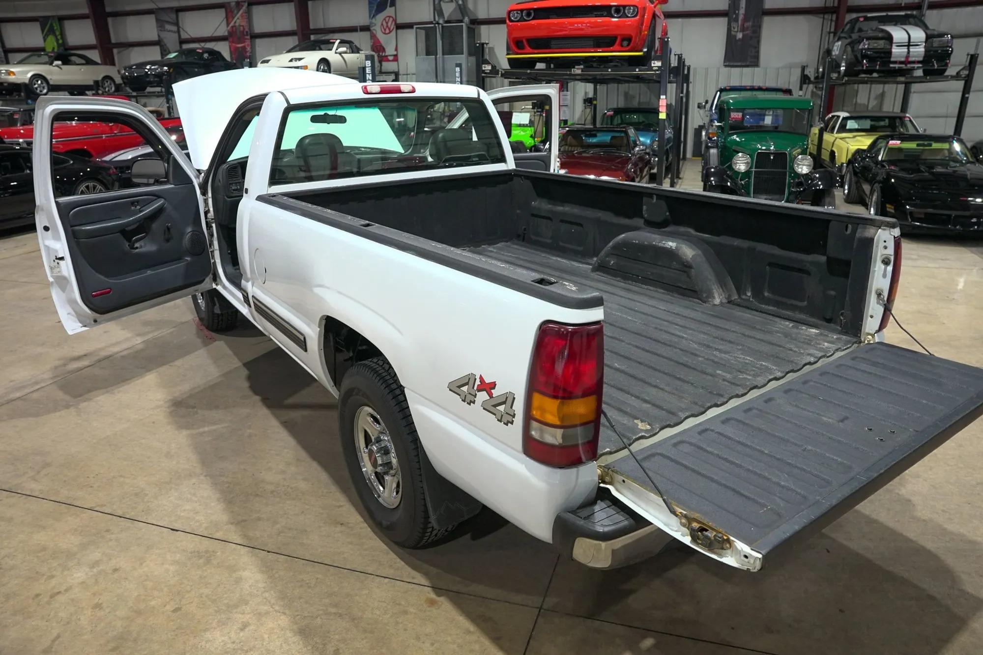 2000 Chevrolet Silverado 1500 LS