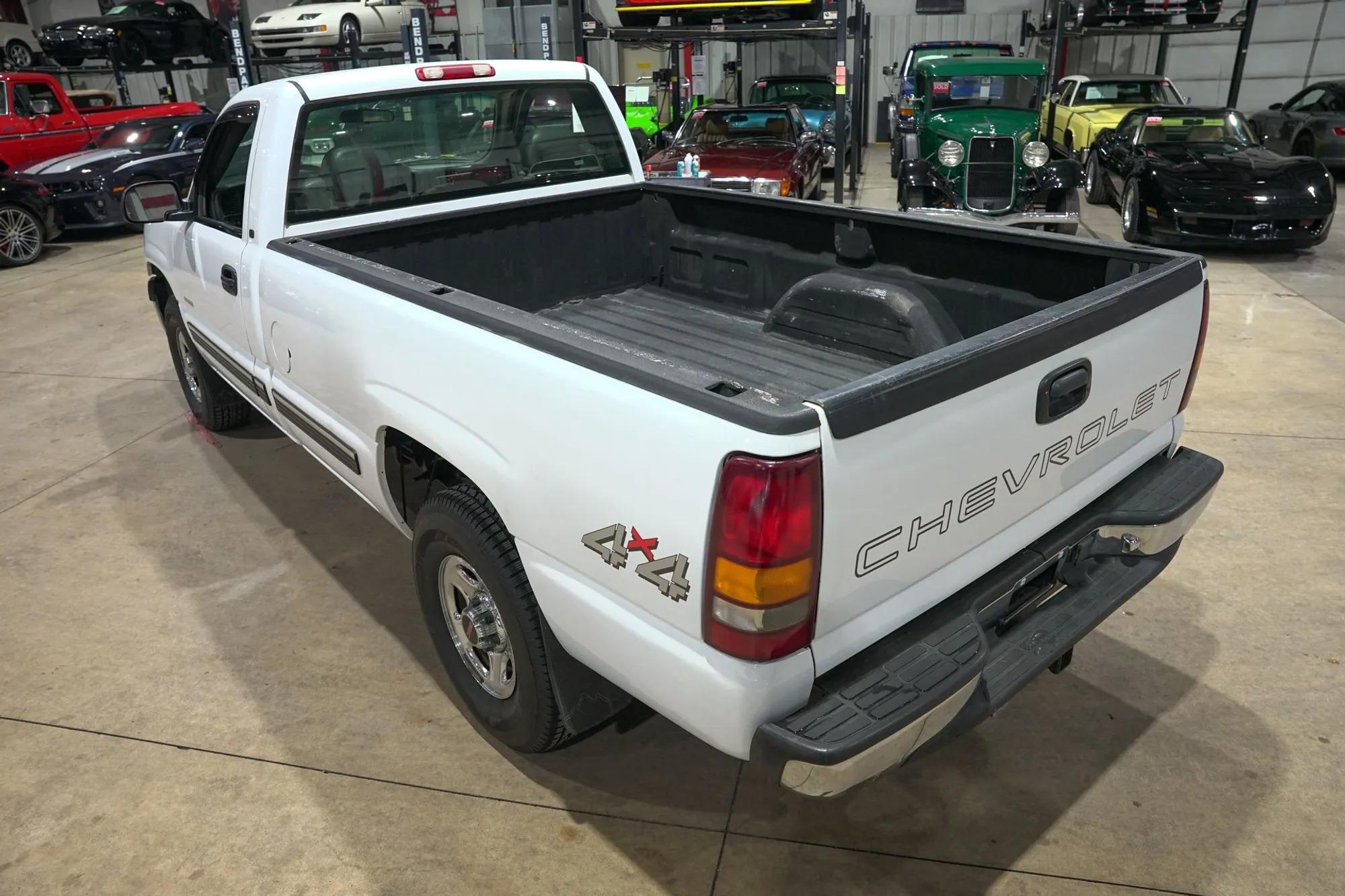 2000 Chevrolet Silverado 1500 LS