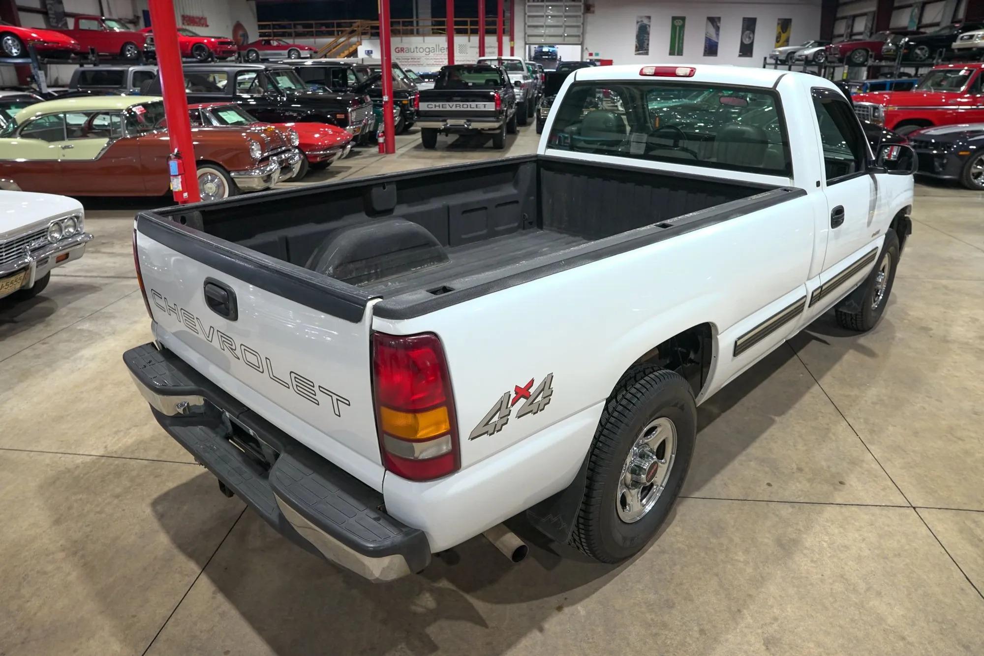 2000 Chevrolet Silverado 1500 LS