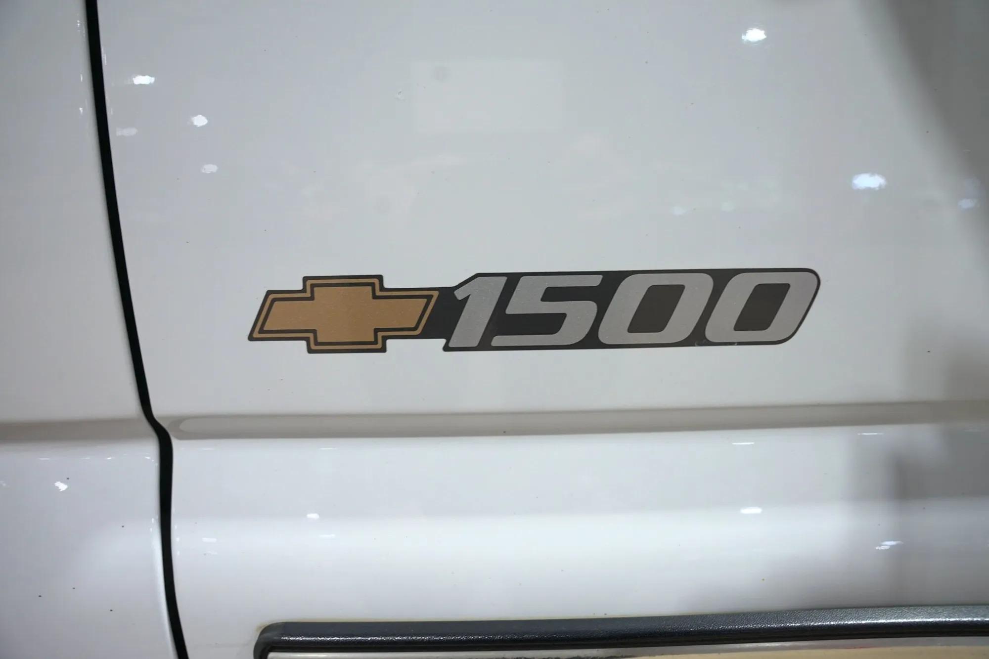 2000 Chevrolet Silverado 1500 LS