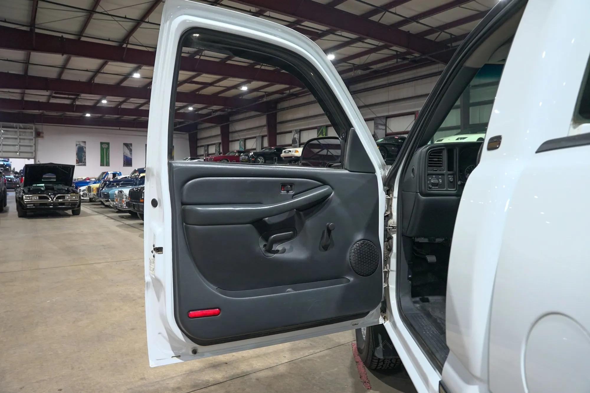 2000 Chevrolet Silverado 1500 LS