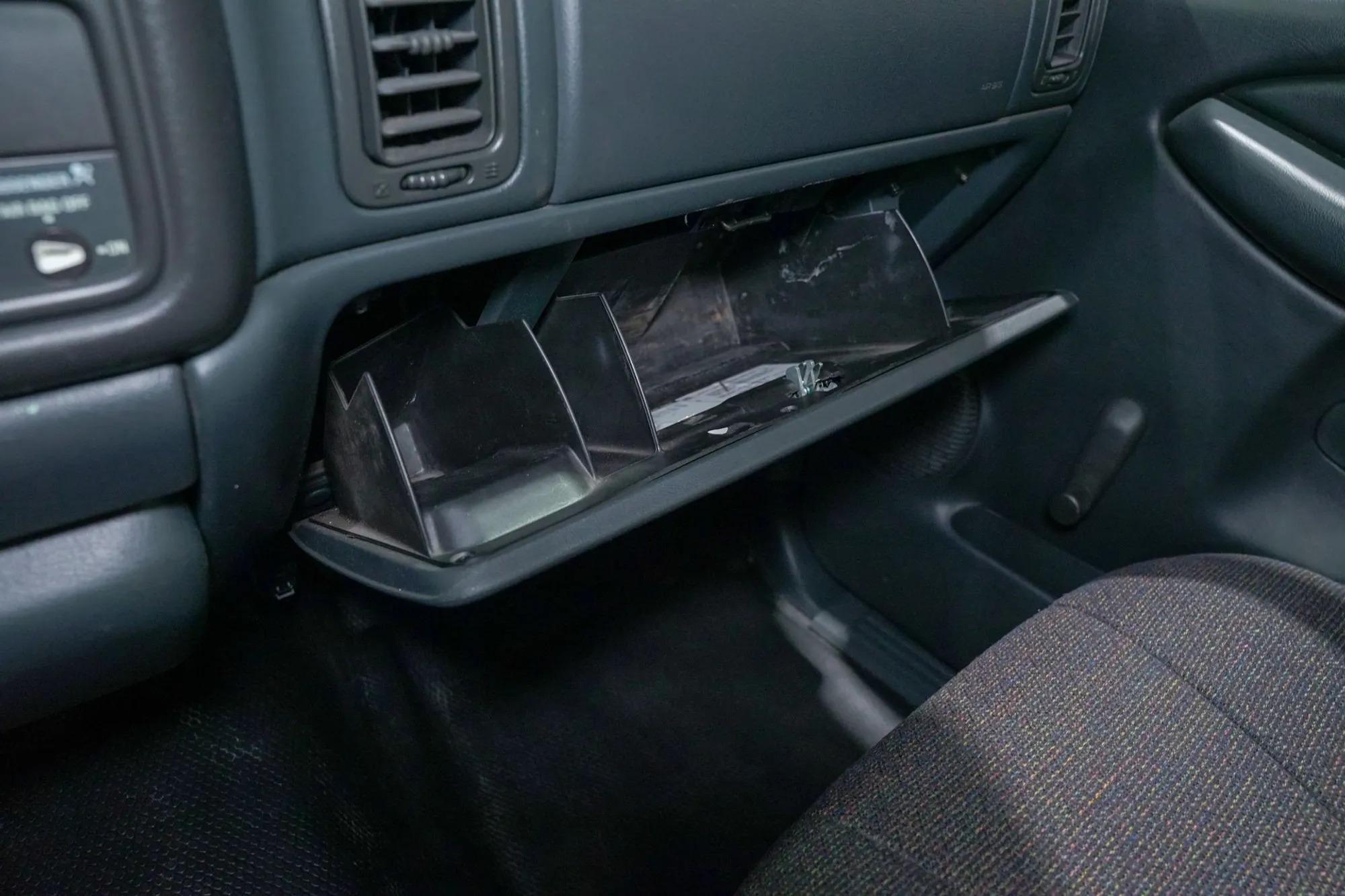 2000 Chevrolet Silverado 1500 LS