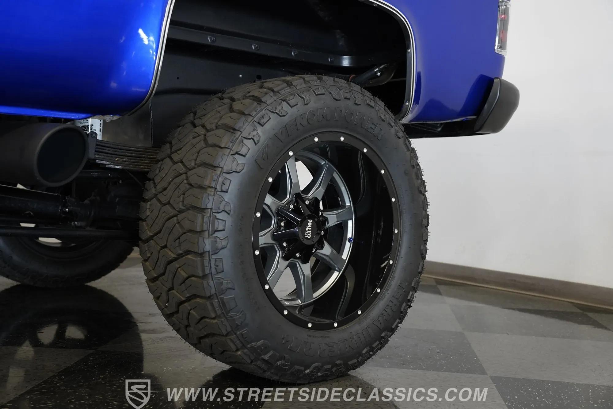 1984 Chevrolet K30 Silverado 4×4 3+3 CREW