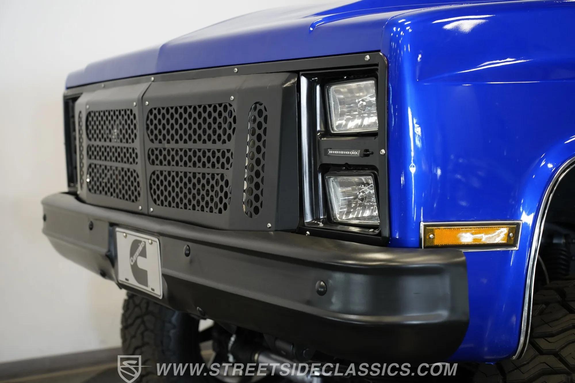 1984 Chevrolet K30 Silverado 4×4 3+3 CREW