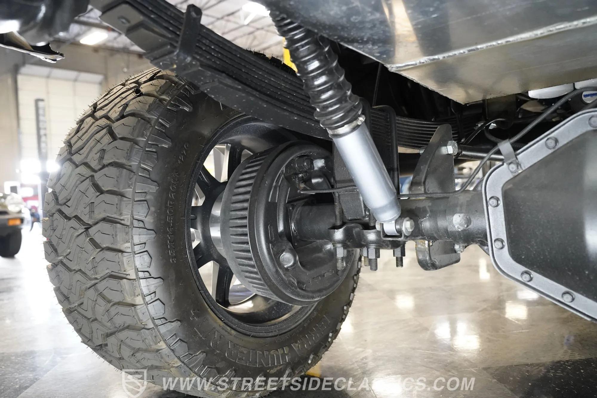 1984 Chevrolet K30 Silverado 4×4 3+3 CREW