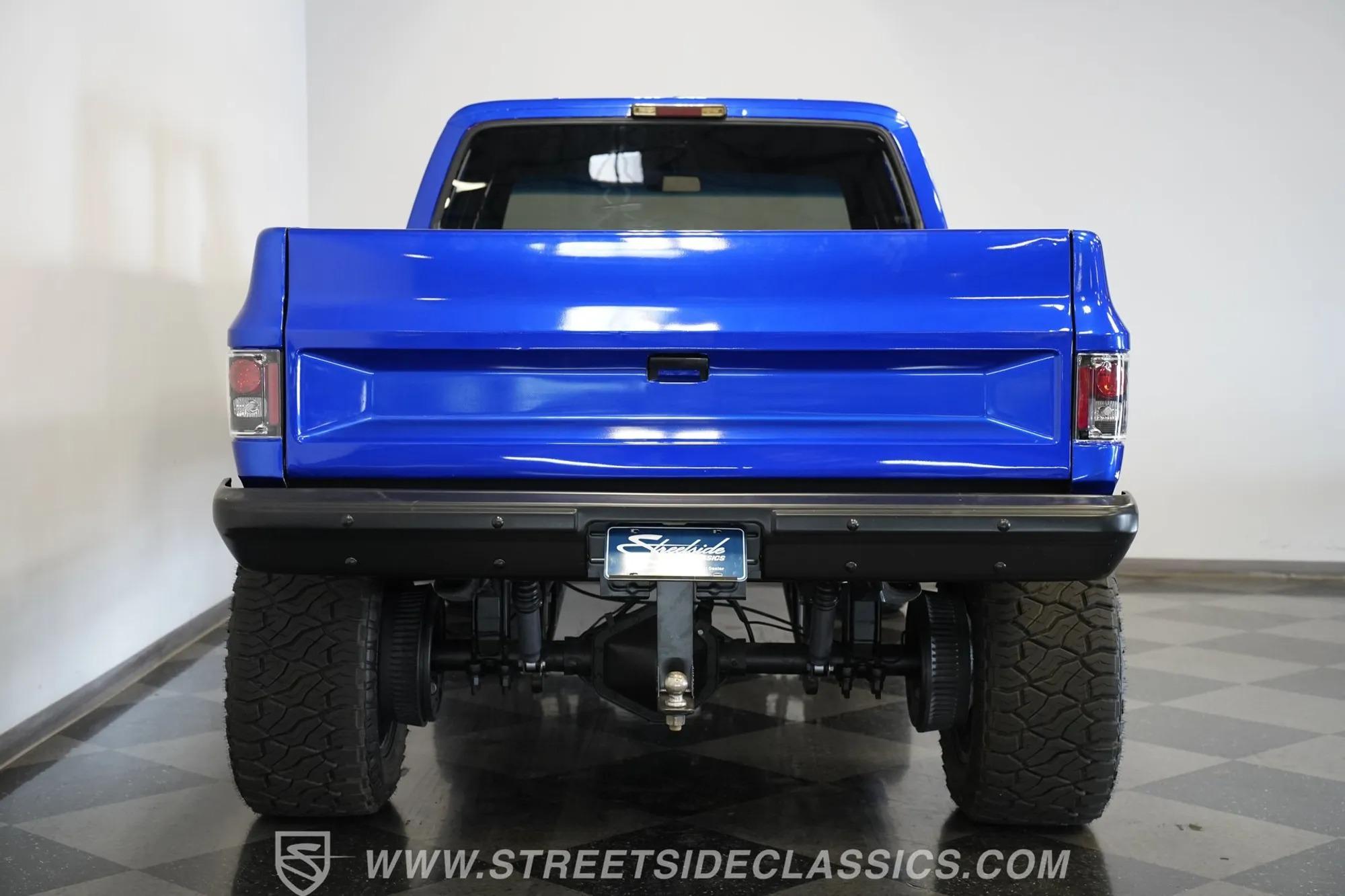 1984 Chevrolet K30 Silverado 4×4 3+3 CREW