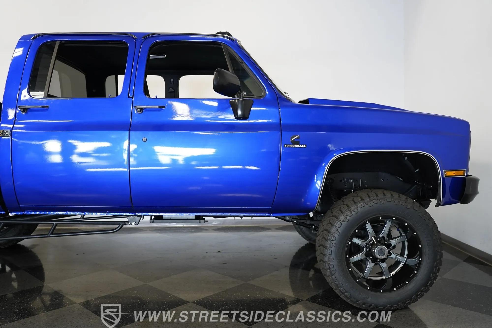 1984 Chevrolet K30 Silverado 4×4 3+3 CREW