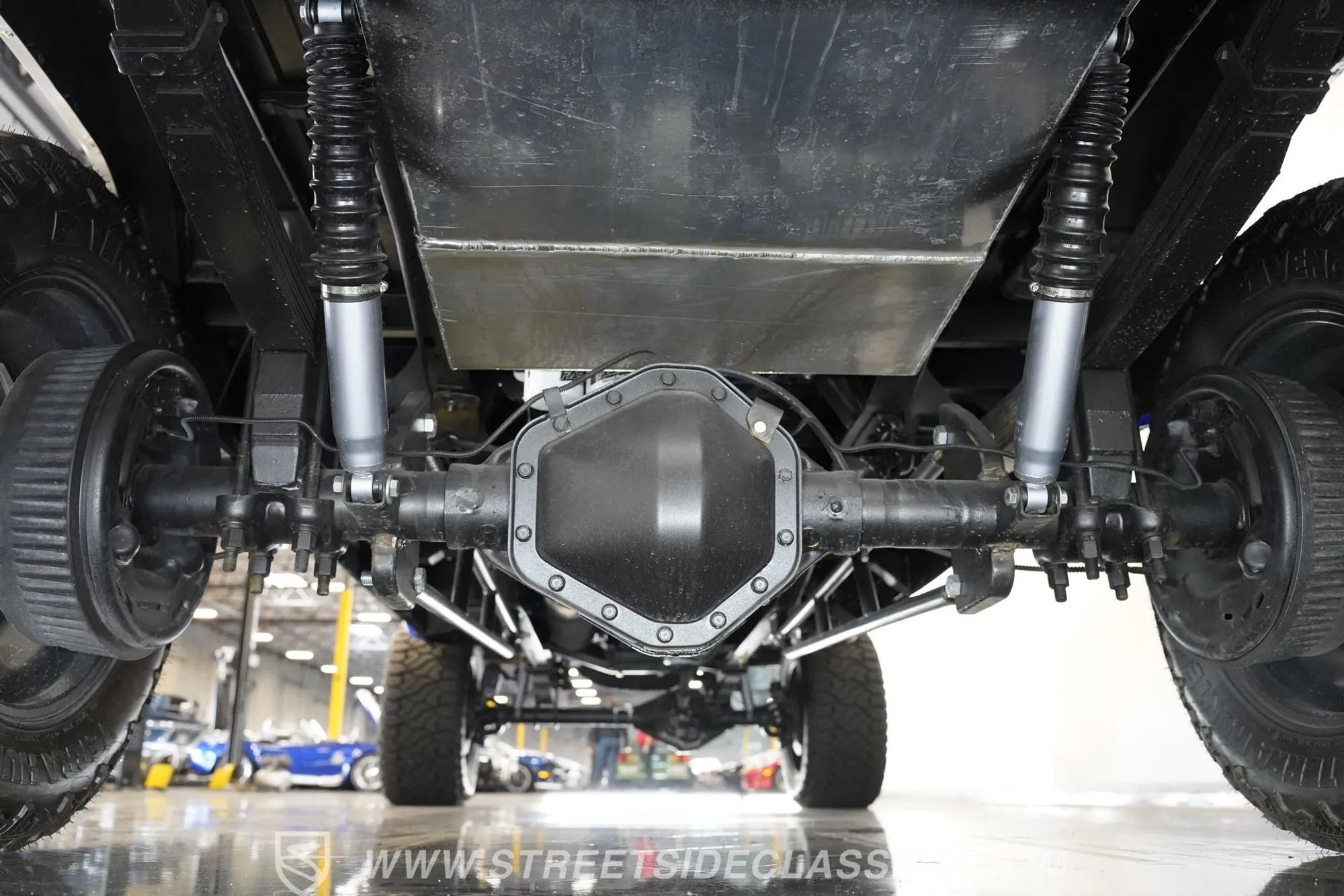 1984 Chevrolet K30 Silverado 4×4 3+3 CREW