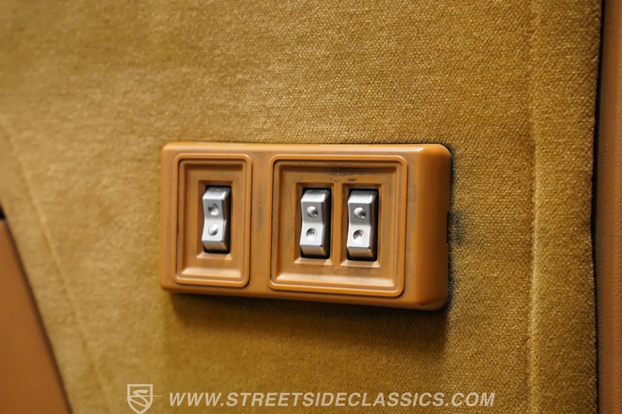 1991 Dodge Ramcharger LE