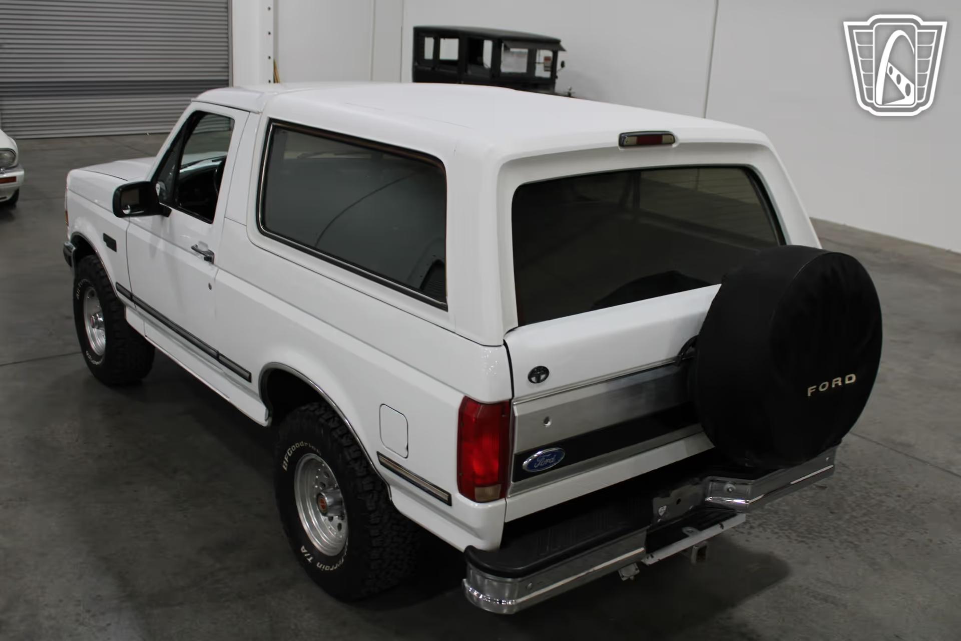 1992 Ford Bronco XLT - 5