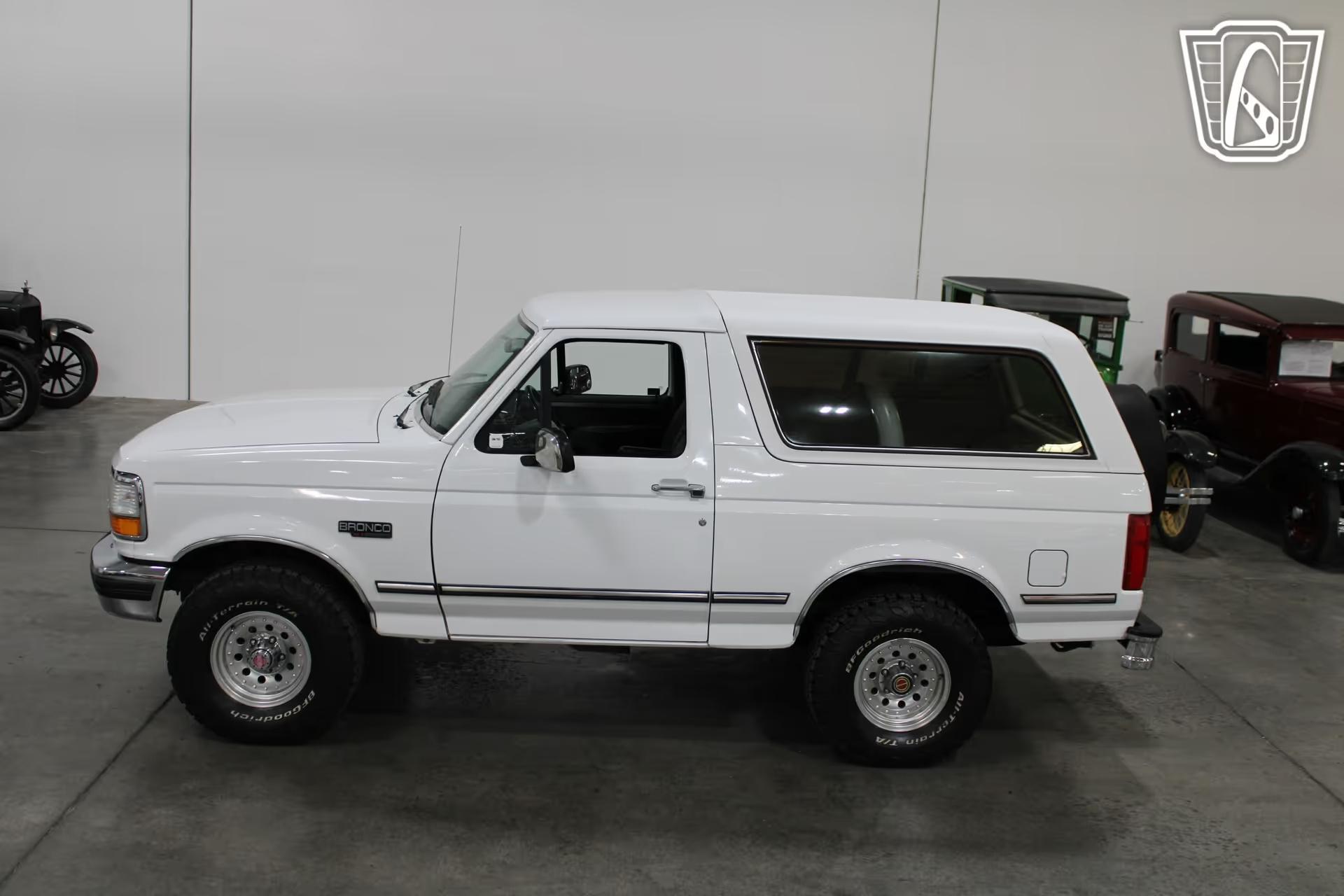 1992 Ford Bronco XLT - 4