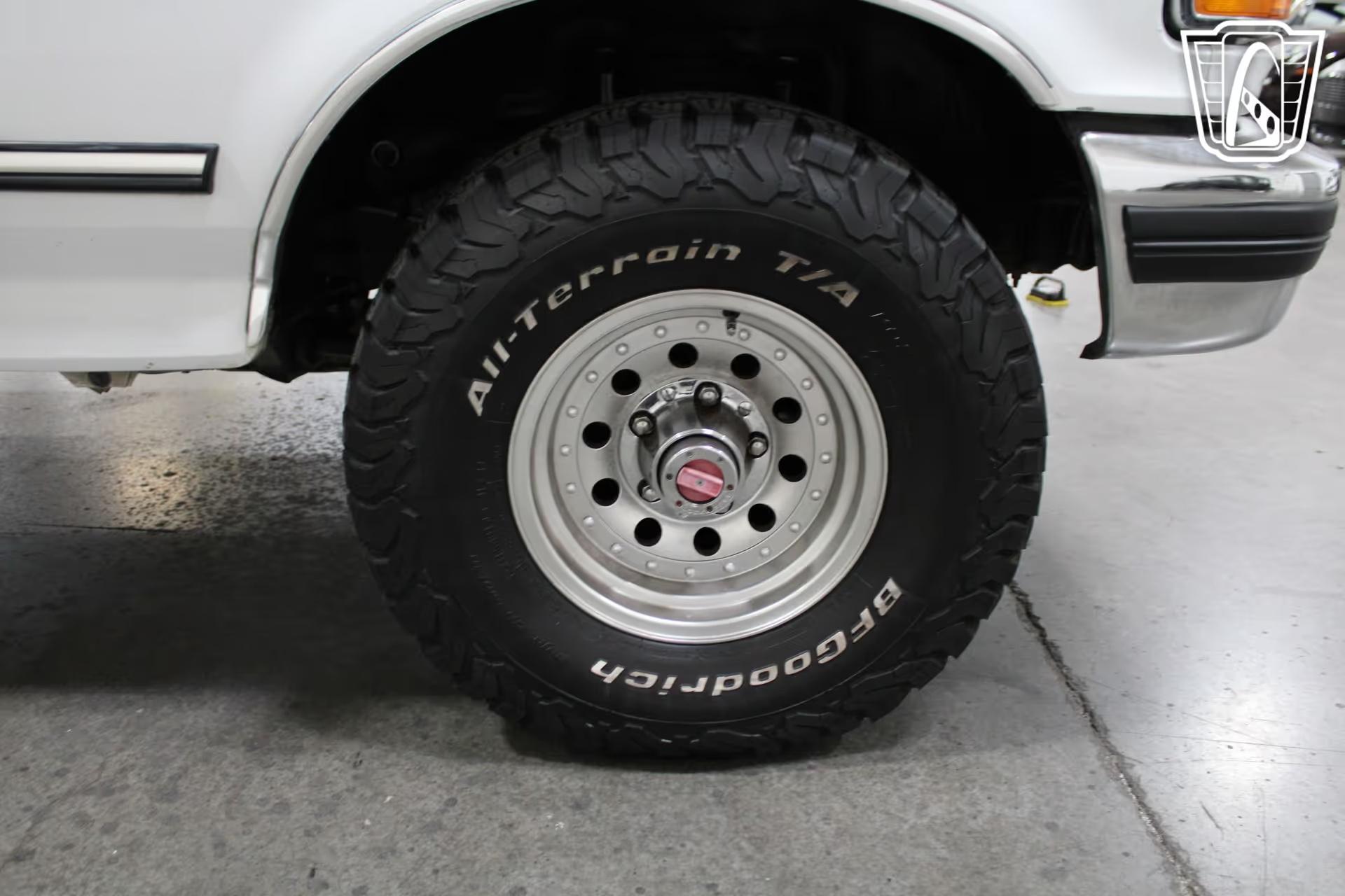 1992 Ford Bronco XLT