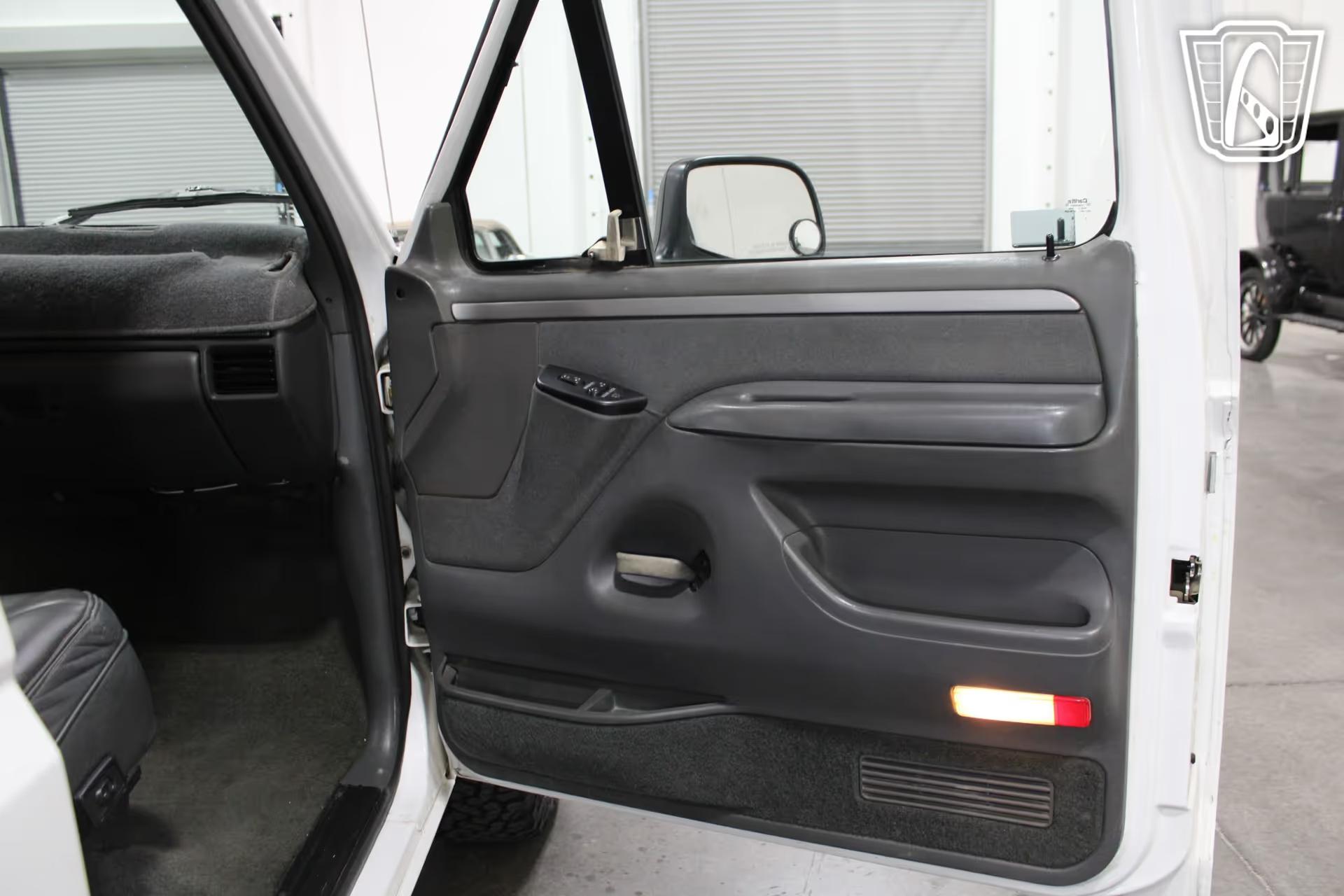 1992 Ford Bronco XLT