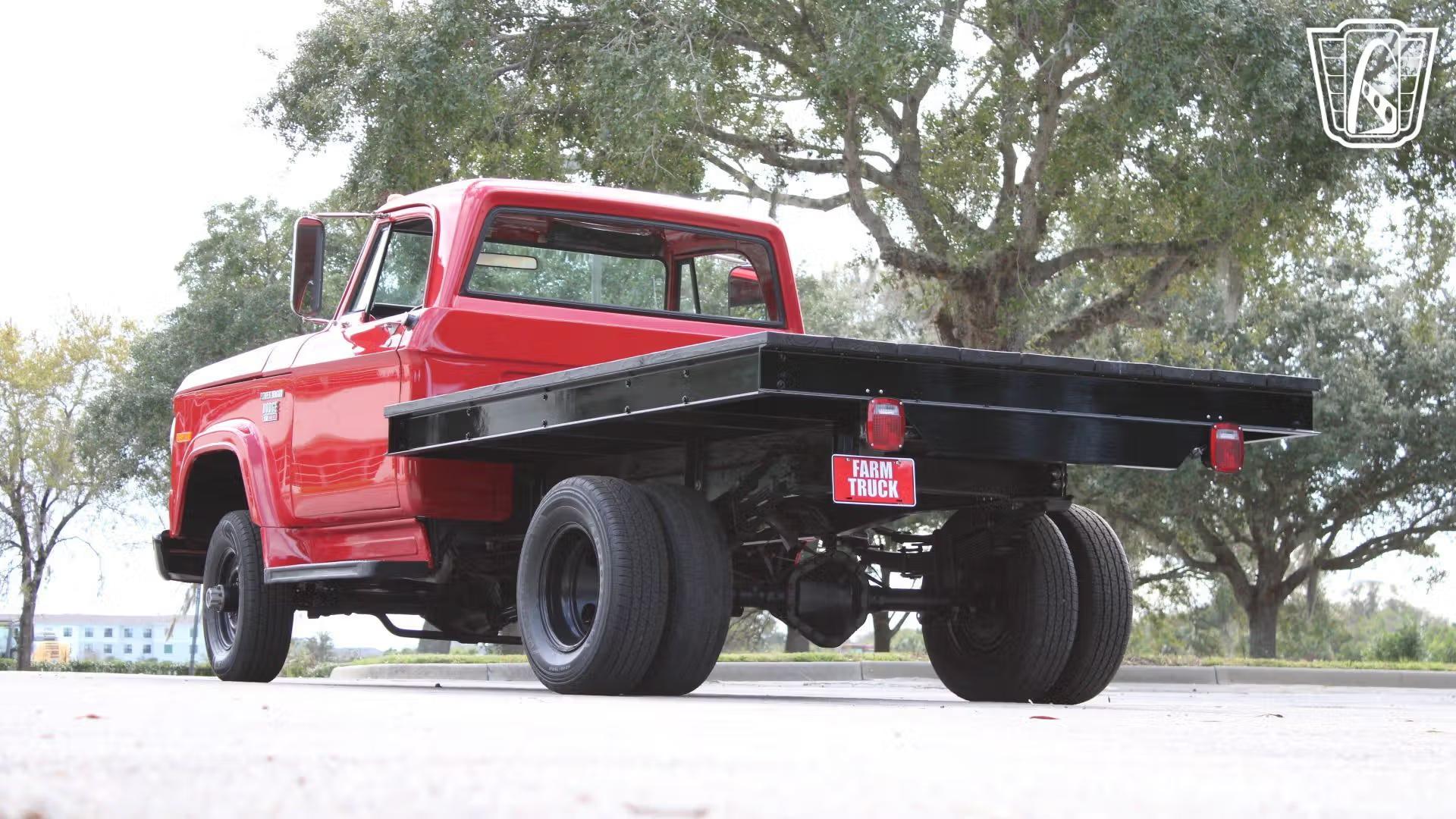 1971 Dodge Power Wagon - 4